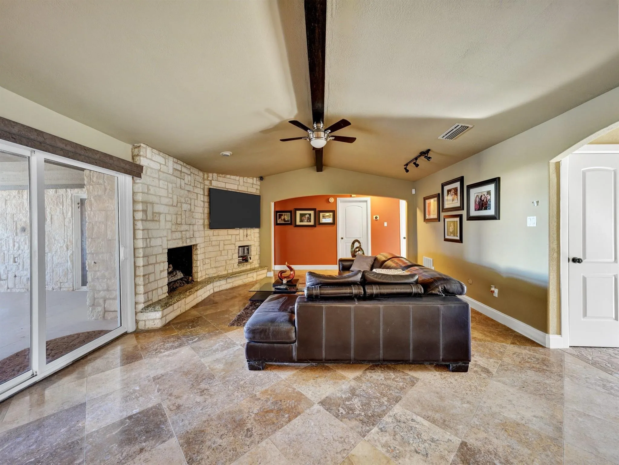 Single Family Residence For Sale in Dallas County , 3015 Kensington Drive, Mesquite, Texas 75150, 4 Bedroom, 2 Bathroom, 2 Garage spaces, 2,046 Sqft, built in 1978, mls#21359483, Real Estate Agent in Mesquite, Homes For Sale in Dallas county, Homes For Sale in Mesquite, Realtor in Mesquite Texas, Real Estate Brokerage Independent Realty Texas, Luminita Cordes Realtor