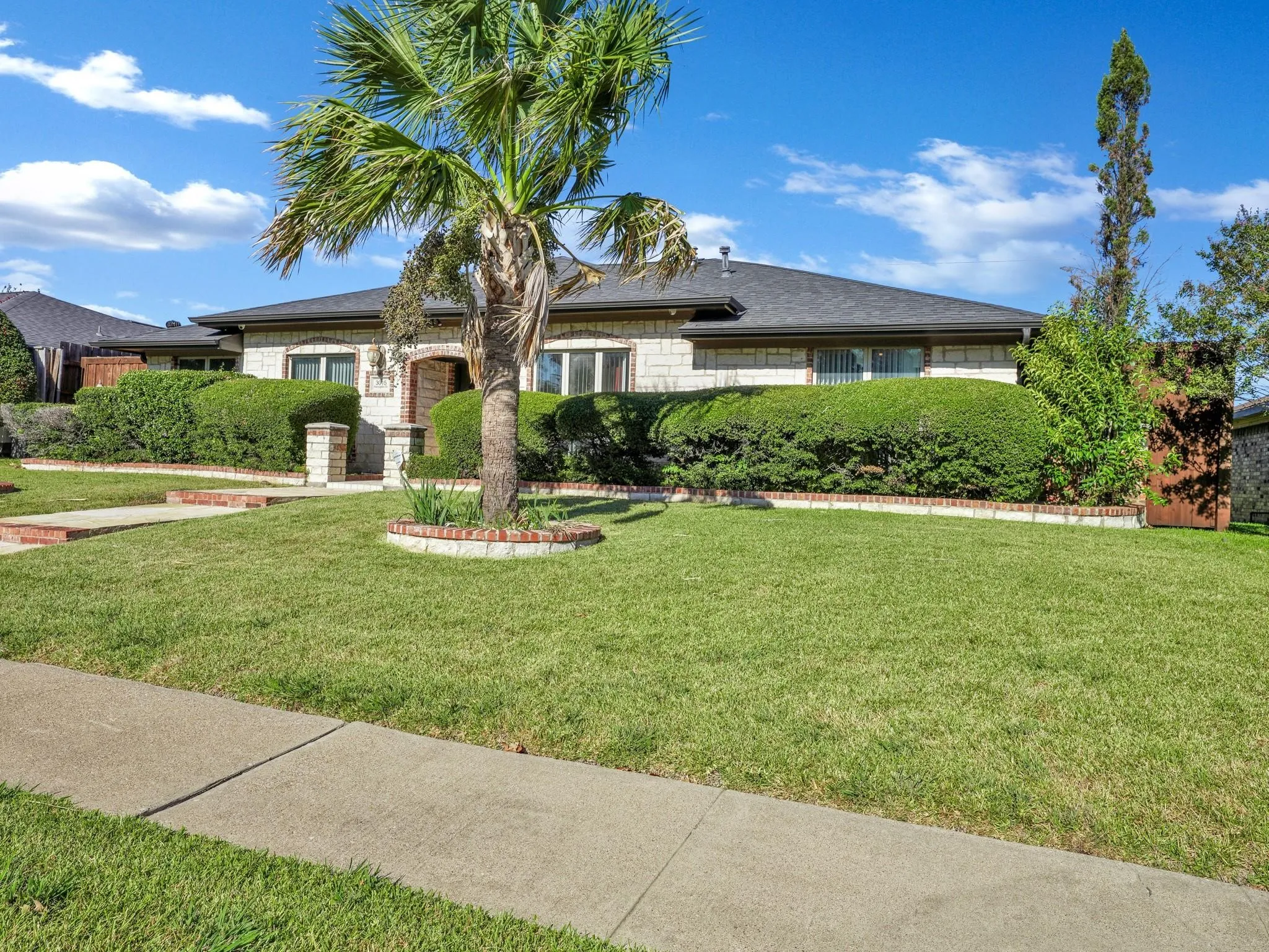 Single Family Residence For Sale in Dallas County , 3015 Kensington Drive, Mesquite, Texas 75150, 4 Bedroom, 2 Bathroom, 2 Garage spaces, 2,046 Sqft, built in 1978, mls#21359483, Real Estate Agent in Mesquite, Homes For Sale in Dallas county, Homes For Sale in Mesquite, Realtor in Mesquite Texas, Real Estate Brokerage Independent Realty Texas, Luminita Cordes Realtor