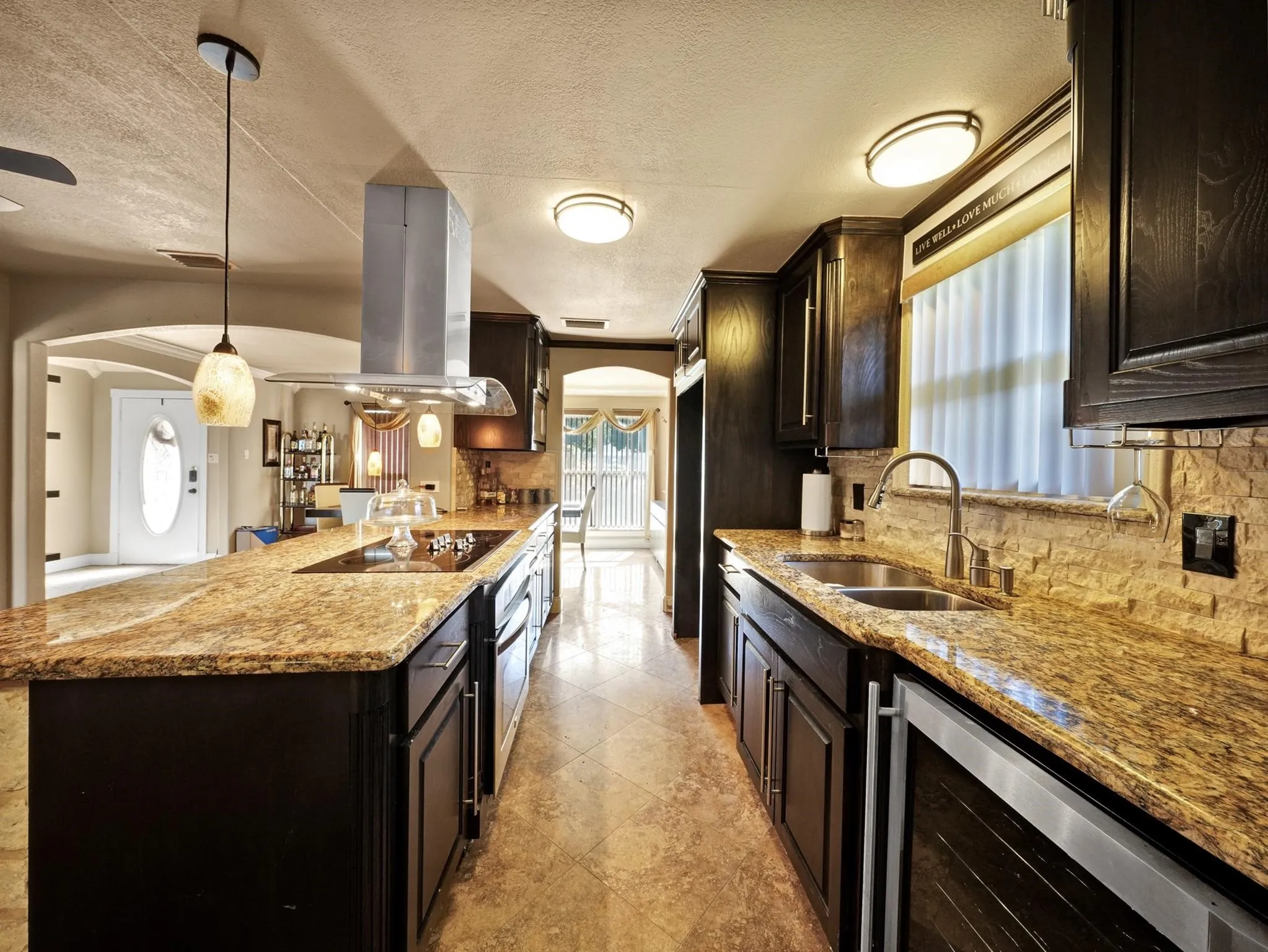 Single Family Residence For Sale in Dallas County , 3015 Kensington Drive, Mesquite, Texas 75150, 4 Bedroom, 2 Bathroom, 2 Garage spaces, 2,046 Sqft, built in 1978, mls#21359483, Real Estate Agent in Mesquite, Homes For Sale in Dallas county, Homes For Sale in Mesquite, Realtor in Mesquite Texas, Real Estate Brokerage Independent Realty Texas, Luminita Cordes Realtor