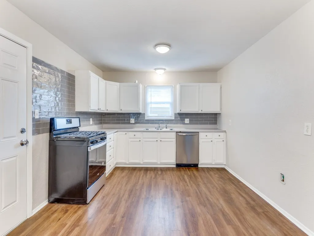 Single Family Residence For Rent in Tarrant County , 508 Crandle Drive, White Settlement, Texas 76108, 3 Bedroom, 2 Bathroom, 1 Garage spaces, 1,286 Sqft, built in 1957, mls#21367245, Real Estate Agent in White Settlement, Homes For Rent in Tarrant county, Homes For Rent in White Settlement, Realtor in White Settlement Texas, Real Estate Brokerage Independent Realty Texas, Luminita Cordes Realtor