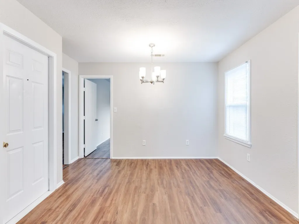 Single Family Residence For Rent in Tarrant County , 508 Crandle Drive, White Settlement, Texas 76108, 3 Bedroom, 2 Bathroom, 1 Garage spaces, 1,286 Sqft, built in 1957, mls#21367245, Real Estate Agent in White Settlement, Homes For Rent in Tarrant county, Homes For Rent in White Settlement, Realtor in White Settlement Texas, Real Estate Brokerage Independent Realty Texas, Luminita Cordes Realtor