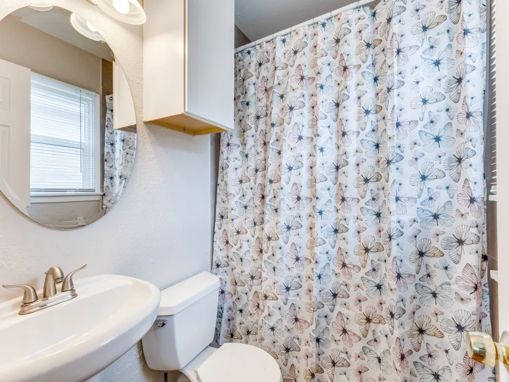 Single Family Residence For Rent in Tarrant County , 508 Crandle Drive, White Settlement, Texas 76108, 3 Bedroom, 2 Bathroom, 1 Garage spaces, 1,286 Sqft, built in 1957, mls#21367245, Real Estate Agent in White Settlement, Homes For Rent in Tarrant county, Homes For Rent in White Settlement, Realtor in White Settlement Texas, Real Estate Brokerage Independent Realty Texas, Luminita Cordes Realtor