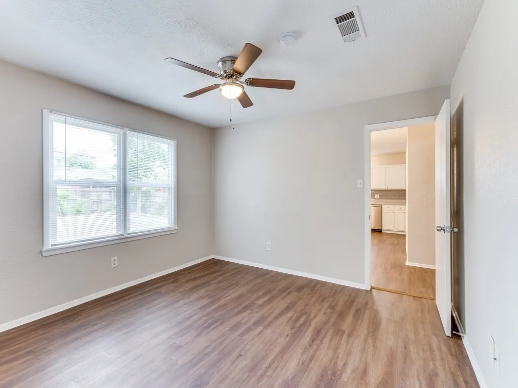 Single Family Residence For Rent in Tarrant County , 508 Crandle Drive, White Settlement, Texas 76108, 3 Bedroom, 2 Bathroom, 1 Garage spaces, 1,286 Sqft, built in 1957, mls#21367245, Real Estate Agent in White Settlement, Homes For Rent in Tarrant county, Homes For Rent in White Settlement, Realtor in White Settlement Texas, Real Estate Brokerage Independent Realty Texas, Luminita Cordes Realtor