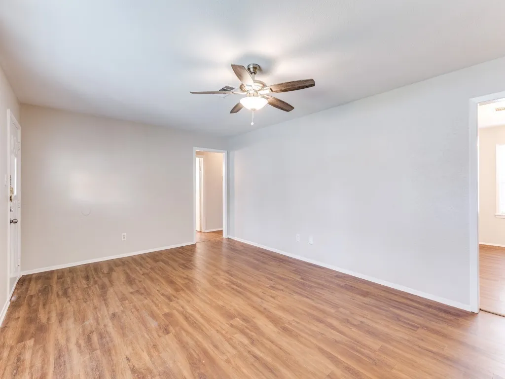 Single Family Residence For Rent in Tarrant County , 508 Crandle Drive, White Settlement, Texas 76108, 3 Bedroom, 2 Bathroom, 1 Garage spaces, 1,286 Sqft, built in 1957, mls#21367245, Real Estate Agent in White Settlement, Homes For Rent in Tarrant county, Homes For Rent in White Settlement, Realtor in White Settlement Texas, Real Estate Brokerage Independent Realty Texas, Luminita Cordes Realtor