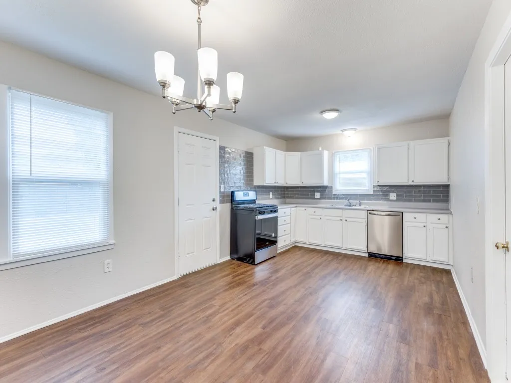 Single Family Residence For Rent in Tarrant County , 508 Crandle Drive, White Settlement, Texas 76108, 3 Bedroom, 2 Bathroom, 1 Garage spaces, 1,286 Sqft, built in 1957, mls#21367245, Real Estate Agent in White Settlement, Homes For Rent in Tarrant county, Homes For Rent in White Settlement, Realtor in White Settlement Texas, Real Estate Brokerage Independent Realty Texas, Luminita Cordes Realtor
