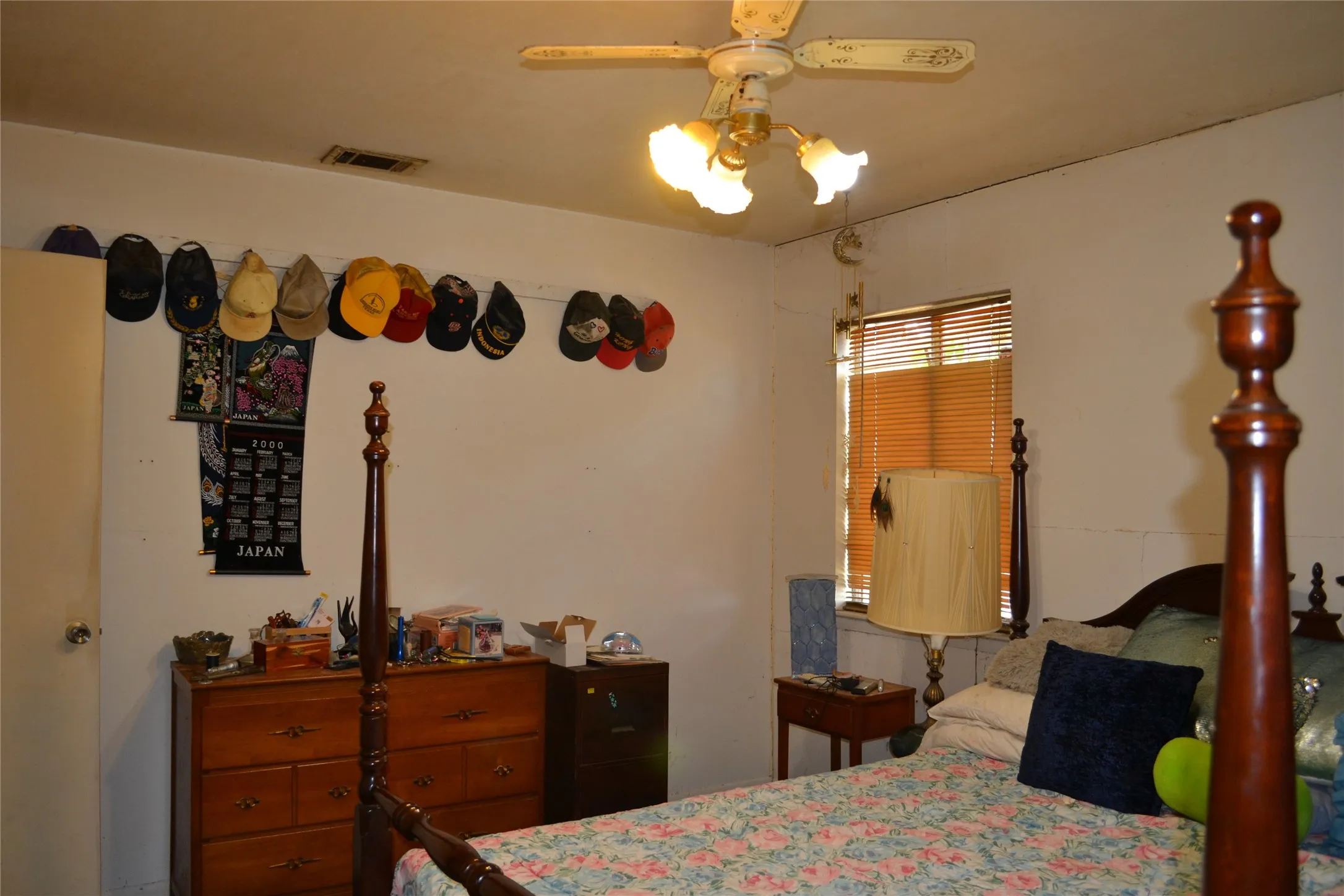 Single Family Residence For Sale in Dallas County , 2415 Whit Drive, Mesquite, Texas 75150, 3 Bedroom, 2 Bathroom, 2 Garage spaces, 1,236 Sqft, built in 1964, mls#21367465, Real Estate Agent in Mesquite, Homes For Sale in Dallas county, Homes For Sale in Mesquite, Realtor in Mesquite Texas, Real Estate Brokerage Independent Realty Texas, Luminita Cordes Realtor