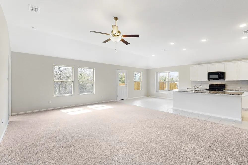 Single Family Residence For Sale in Collin County , 210 Lindenwood Avenue, Melissa, Texas 75454, 4 Bedroom, 3 Bathroom, 2 Garage spaces, 2,119 Sqft, built in 2020, mls#21367544, Real Estate Agent in Melissa, Homes For Sale in Collin county, Homes For Sale in Melissa, Realtor in Melissa Texas, Real Estate Brokerage Independent Realty Texas, Luminita Cordes Realtor