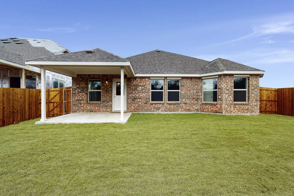 Single Family Residence For Sale in Collin County , 210 Lindenwood Avenue, Melissa, Texas 75454, 4 Bedroom, 3 Bathroom, 2 Garage spaces, 2,119 Sqft, built in 2020, mls#21367544, Real Estate Agent in Melissa, Homes For Sale in Collin county, Homes For Sale in Melissa, Realtor in Melissa Texas, Real Estate Brokerage Independent Realty Texas, Luminita Cordes Realtor
