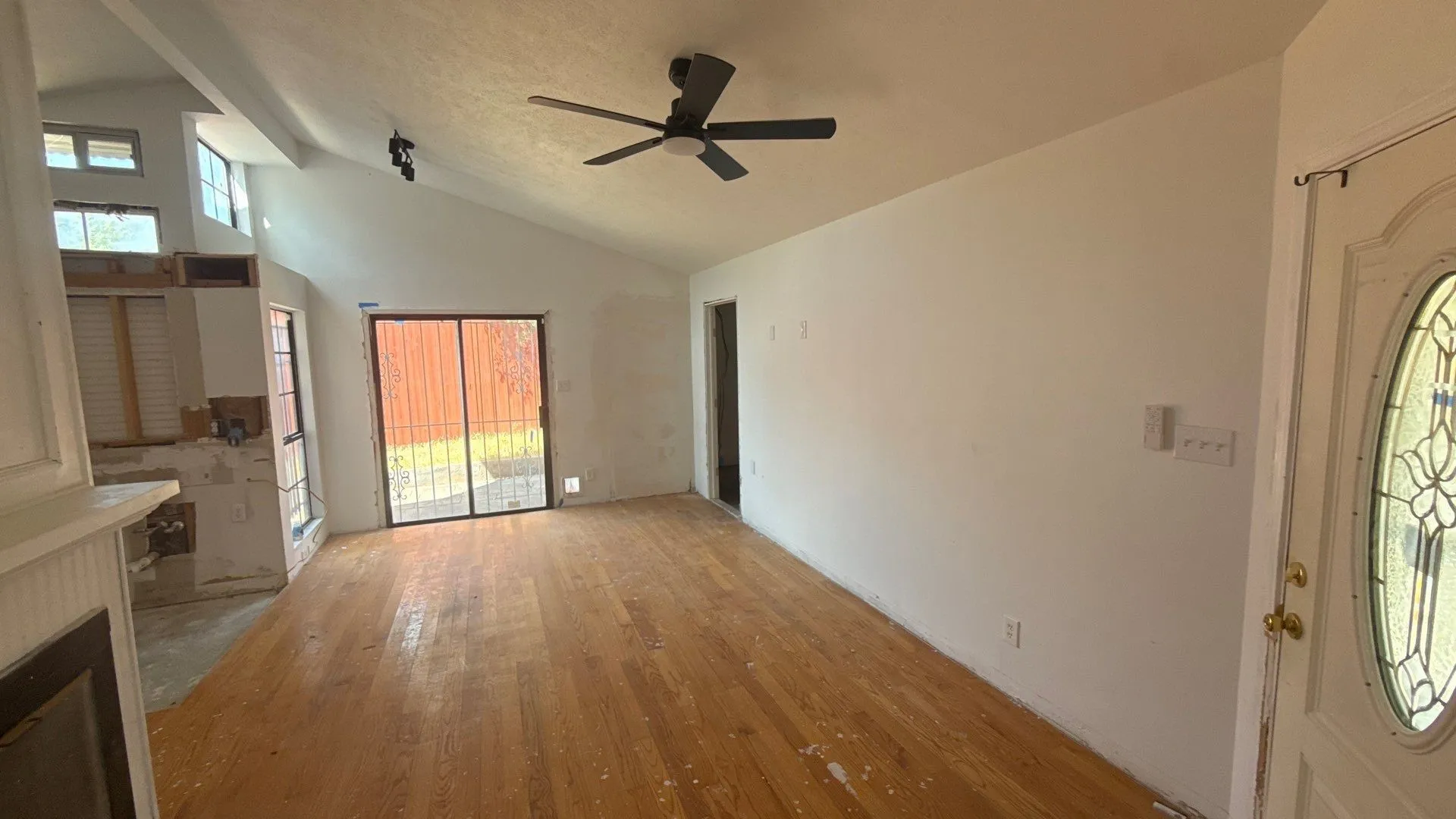 Single Family Residence For Sale in Dallas County , 13247 Pandora Drive, Dallas, Texas 75238, 2 Bedroom, 1 Bathroom, 1 Garage spaces, 860 Sqft, built in 1985, mls#21365124, Real Estate Agent in Dallas, Homes For Sale in Dallas county, Homes For Sale in Dallas, Realtor in Dallas Texas, Real Estate Brokerage Independent Realty Texas, Luminita Cordes Realtor