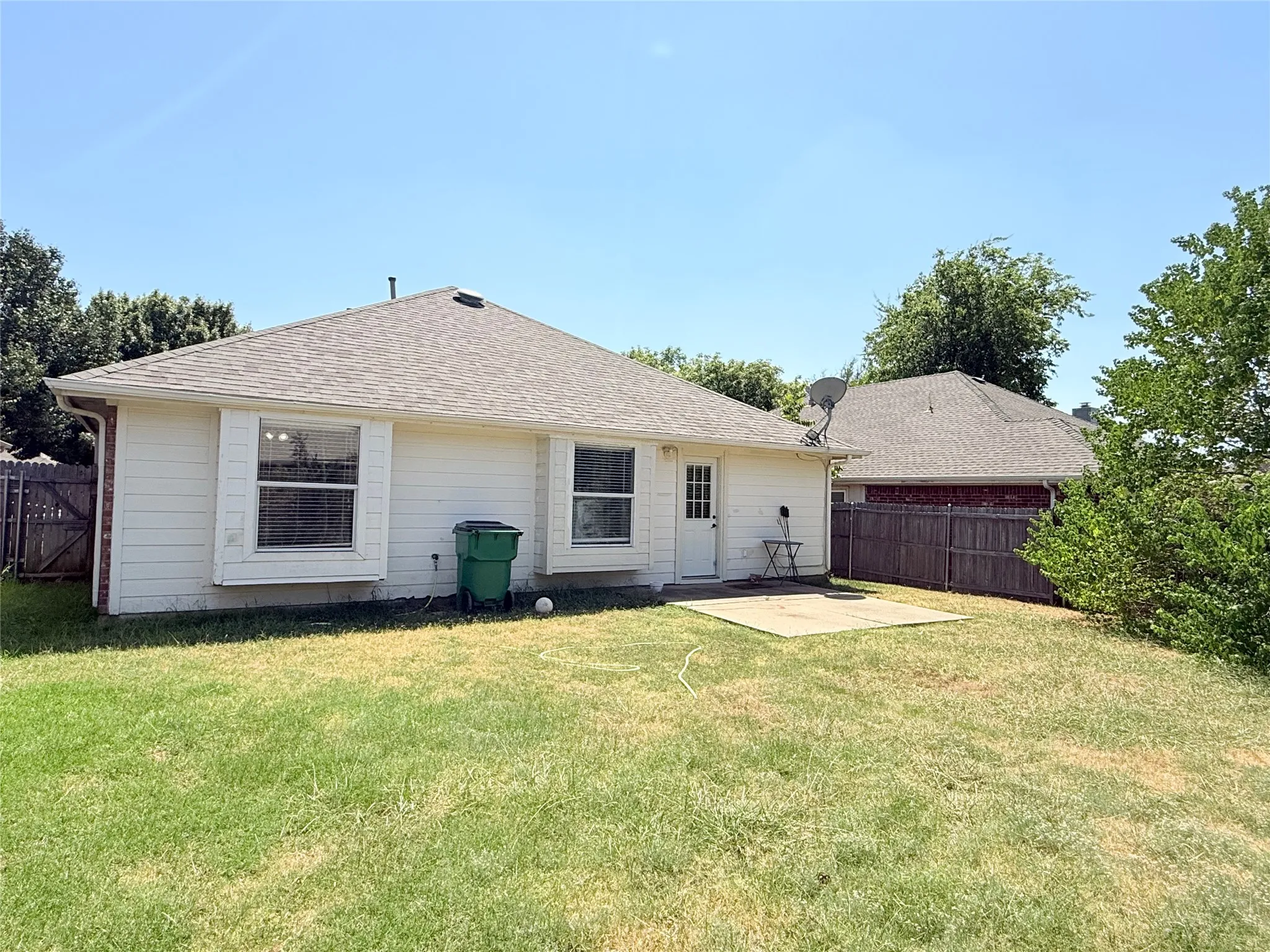 Single Family Residence For Rent in Collin County , 9120 Newport Lane, Mc Kinney, Texas 75071, 3 Bedroom, 2 Bathroom, 2 Garage spaces, 1,535 Sqft, built in 2000, mls#21367435, Real Estate Agent in Mc Kinney, Homes For Rent in Collin county, Homes For Rent in Mc Kinney, Realtor in Mc Kinney Texas, Real Estate Brokerage Independent Realty Texas, Luminita Cordes Realtor
