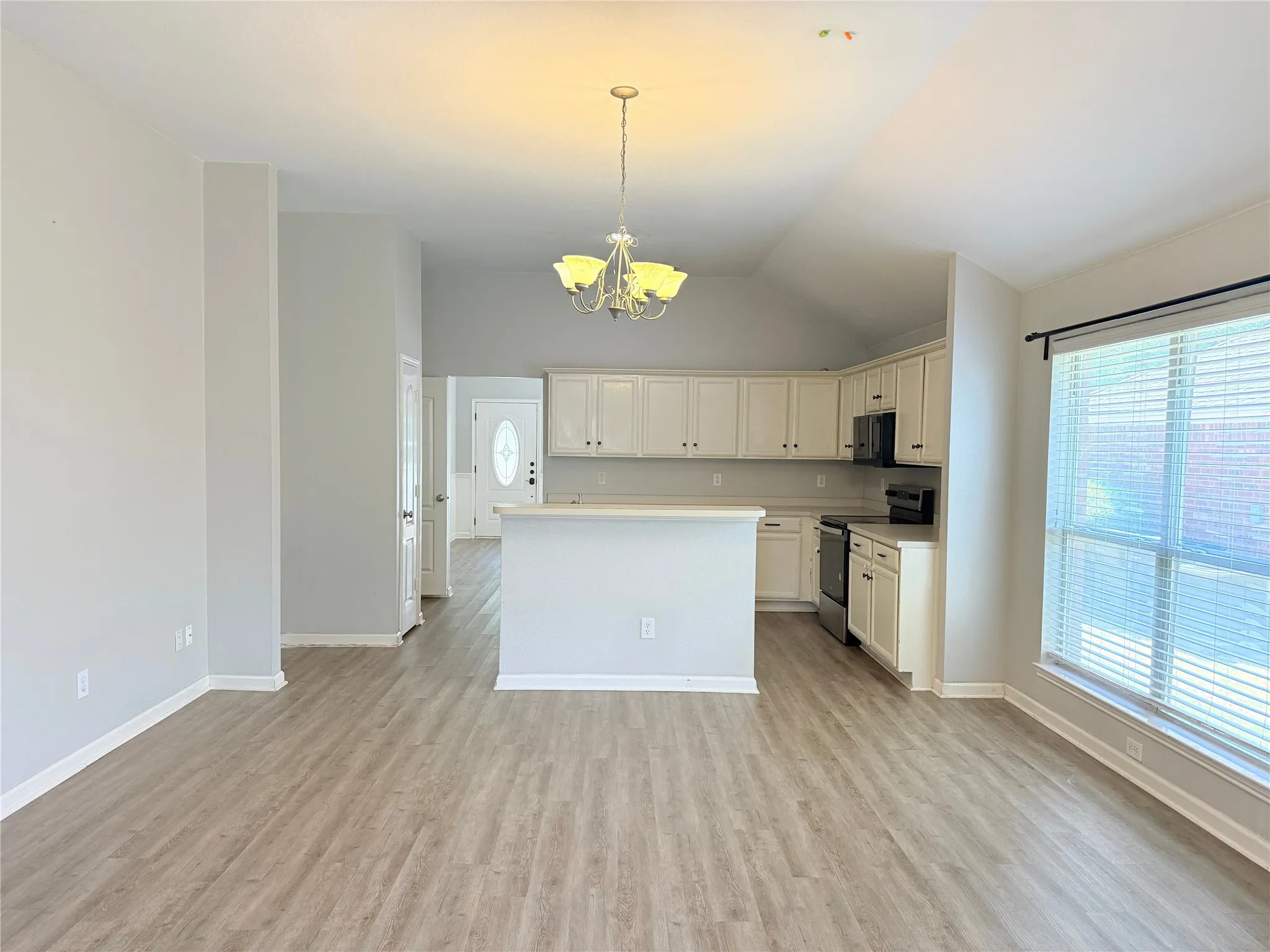 Single Family Residence For Rent in Collin County , 9120 Newport Lane, Mc Kinney, Texas 75071, 3 Bedroom, 2 Bathroom, 2 Garage spaces, 1,535 Sqft, built in 2000, mls#21367435, Real Estate Agent in Mc Kinney, Homes For Rent in Collin county, Homes For Rent in Mc Kinney, Realtor in Mc Kinney Texas, Real Estate Brokerage Independent Realty Texas, Luminita Cordes Realtor