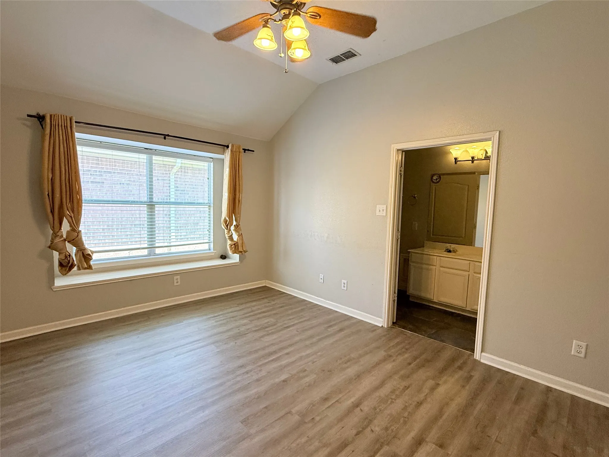 Single Family Residence For Rent in Collin County , 9120 Newport Lane, Mc Kinney, Texas 75071, 3 Bedroom, 2 Bathroom, 2 Garage spaces, 1,535 Sqft, built in 2000, mls#21367435, Real Estate Agent in Mc Kinney, Homes For Rent in Collin county, Homes For Rent in Mc Kinney, Realtor in Mc Kinney Texas, Real Estate Brokerage Independent Realty Texas, Luminita Cordes Realtor