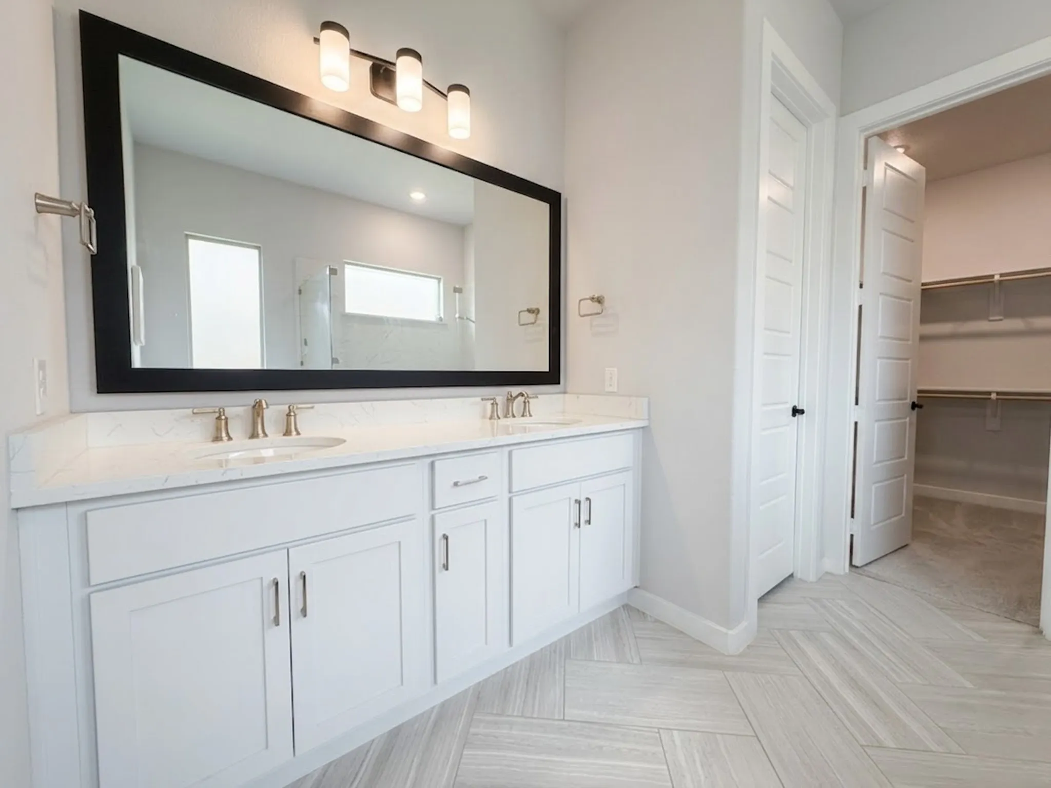 Single Family Residence For Sale in Johnson County , 1708 Birch Street, Mansfield, Texas 76063, 6 Bedroom, 6 Bathroom, 3 Garage spaces, 3,329 Sqft, built in 2022, mls#21367548, Real Estate Agent in Mansfield, Homes For Sale in Johnson county, Homes For Sale in Mansfield, Realtor in Mansfield Texas, Real Estate Brokerage Independent Realty Texas, Luminita Cordes Realtor