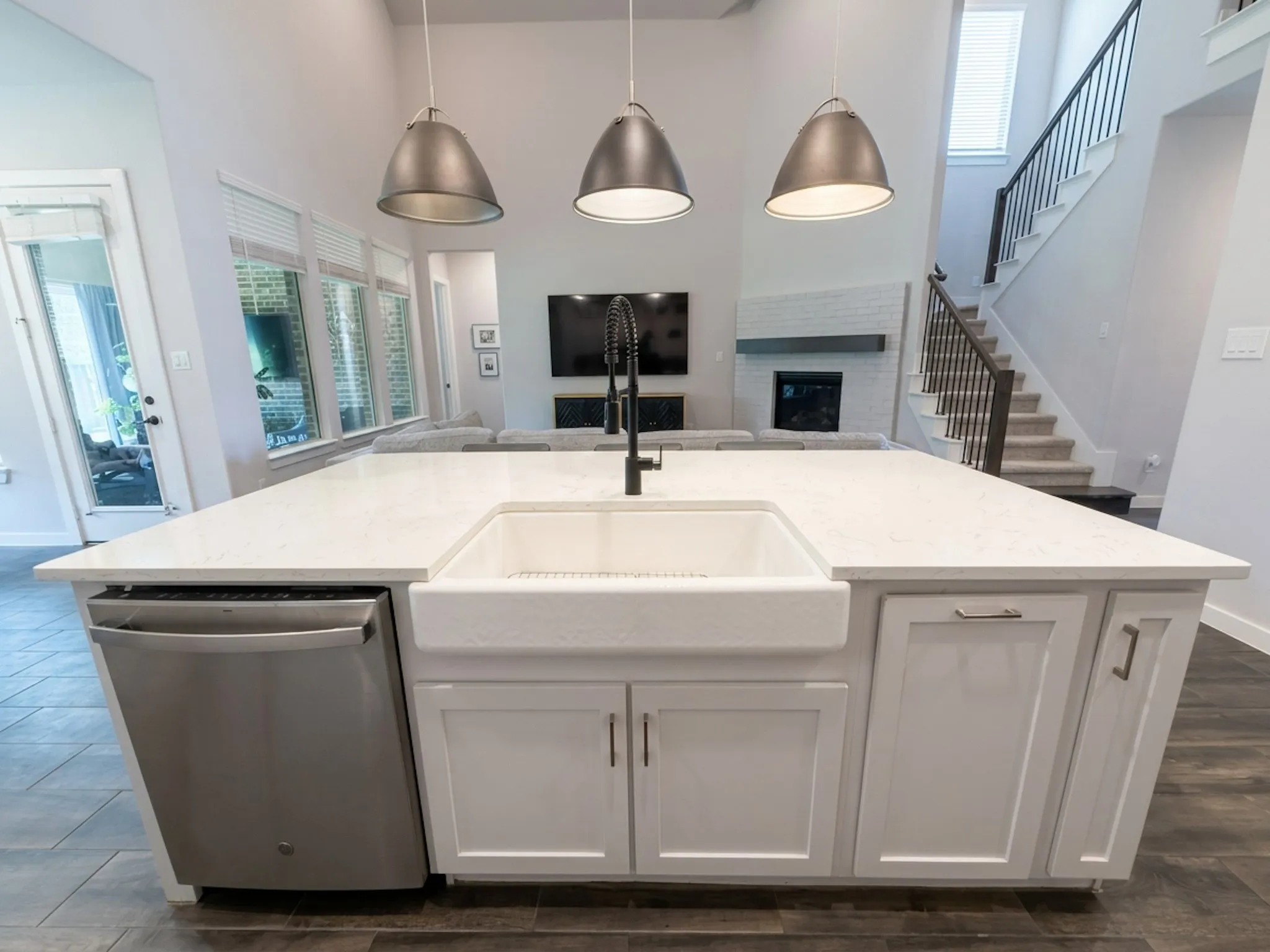 Single Family Residence For Sale in Johnson County , 1708 Birch Street, Mansfield, Texas 76063, 6 Bedroom, 6 Bathroom, 3 Garage spaces, 3,329 Sqft, built in 2022, mls#21367548, Real Estate Agent in Mansfield, Homes For Sale in Johnson county, Homes For Sale in Mansfield, Realtor in Mansfield Texas, Real Estate Brokerage Independent Realty Texas, Luminita Cordes Realtor
