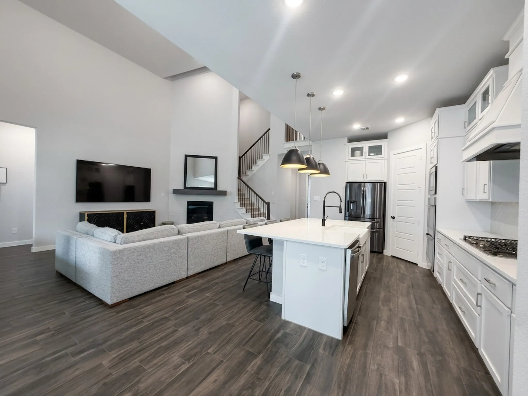 Single Family Residence For Sale in Johnson County , 1708 Birch Street, Mansfield, Texas 76063, 6 Bedroom, 6 Bathroom, 3 Garage spaces, 3,329 Sqft, built in 2022, mls#21367548, Real Estate Agent in Mansfield, Homes For Sale in Johnson county, Homes For Sale in Mansfield, Realtor in Mansfield Texas, Real Estate Brokerage Independent Realty Texas, Luminita Cordes Realtor