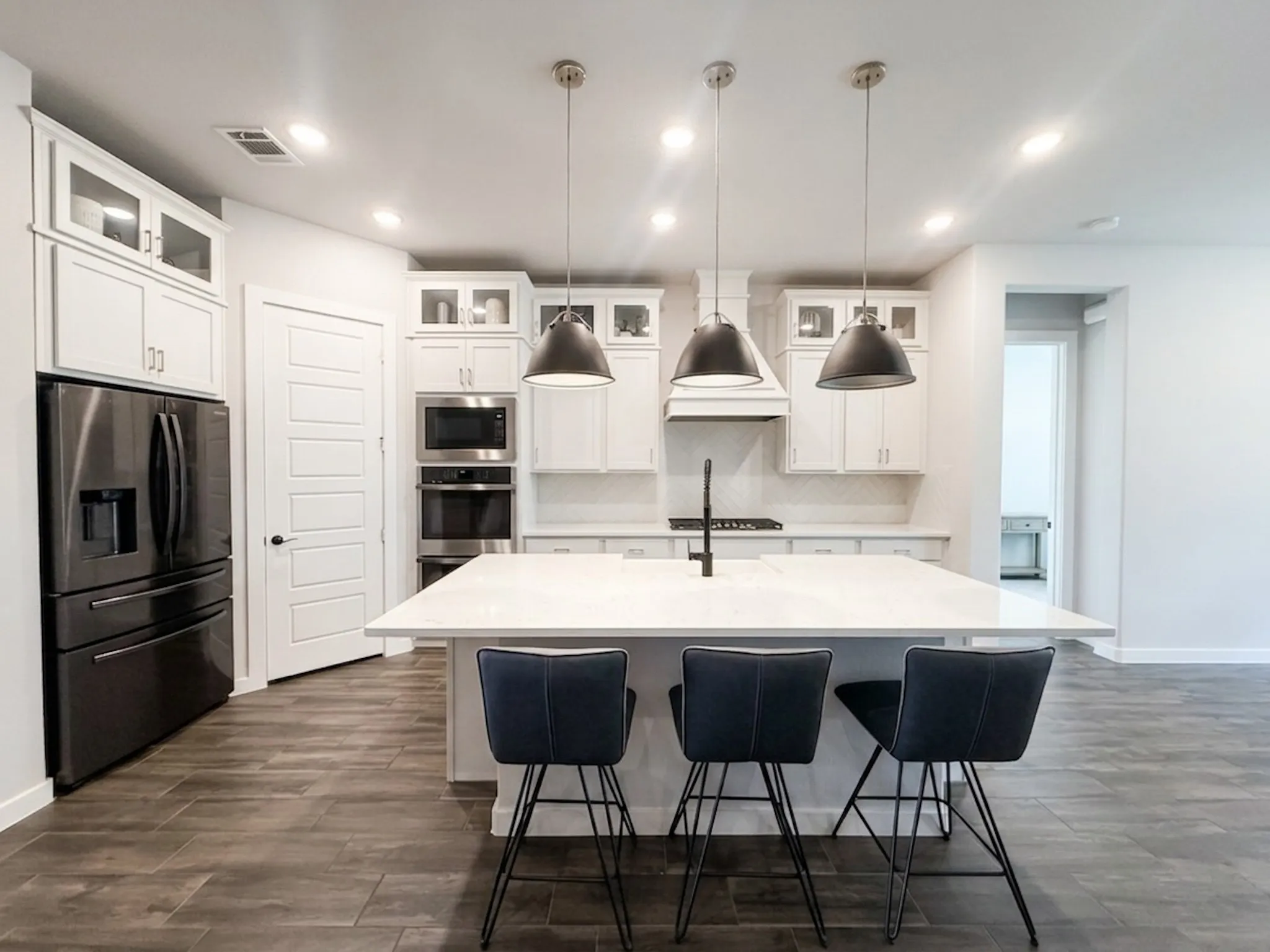 Single Family Residence For Sale in Johnson County , 1708 Birch Street, Mansfield, Texas 76063, 6 Bedroom, 6 Bathroom, 3 Garage spaces, 3,329 Sqft, built in 2022, mls#21367548, Real Estate Agent in Mansfield, Homes For Sale in Johnson county, Homes For Sale in Mansfield, Realtor in Mansfield Texas, Real Estate Brokerage Independent Realty Texas, Luminita Cordes Realtor