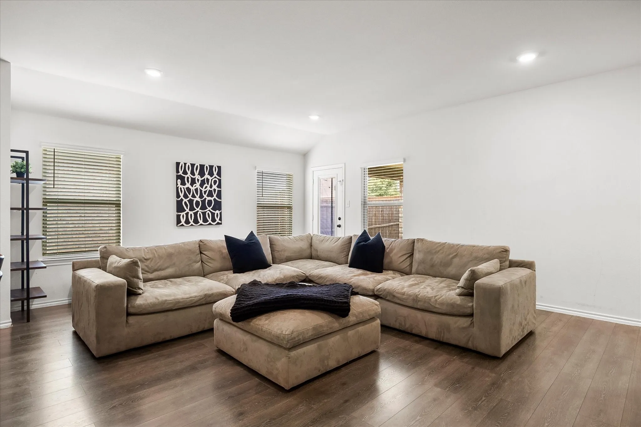 Single Family Residence For Rent in Hunt County , 157 Silver Charm Lane, Caddo Mills, Texas 75135, 4 Bedroom, 3 Bathroom, 2 Garage spaces, 2,097 Sqft, built in 2021, mls#21367550, Real Estate Agent in Caddo Mills, Homes For Rent in Hunt county, Homes For Rent in Caddo Mills, Realtor in Caddo Mills Texas, Real Estate Brokerage Independent Realty Texas, Luminita Cordes Realtor