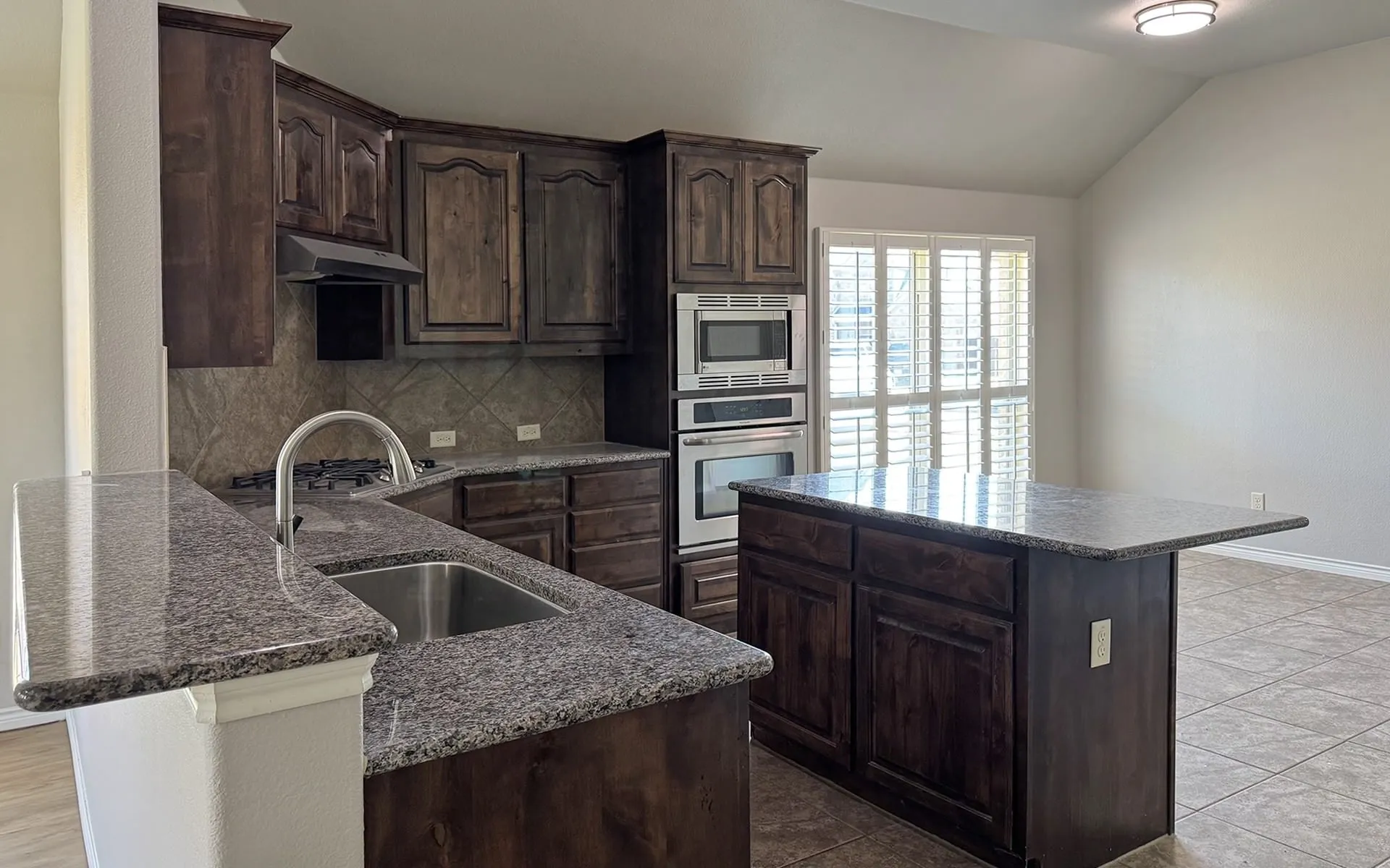 Single Family Residence For Rent in Kaufman County , 1113 Seguin Road, Forney, Texas 75126, 4 Bedroom, 4 Bathroom, 2 Garage spaces, 2,752 Sqft, built in 2014, Price $2,950, mls#21367557, Real Estate Agent in Forney, Homes For Rent in Kaufman county, Homes For Rent in Forney, Realtor in Forney Texas, Real Estate Brokerage Independent Realty Texas, Luminita Cordes Realtor