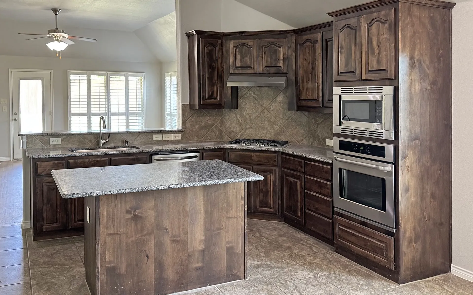 Single Family Residence For Rent in Kaufman County , 1113 Seguin Road, Forney, Texas 75126, 4 Bedroom, 4 Bathroom, 2 Garage spaces, 2,752 Sqft, built in 2014, Price $2,950, mls#21367557, Real Estate Agent in Forney, Homes For Rent in Kaufman county, Homes For Rent in Forney, Realtor in Forney Texas, Real Estate Brokerage Independent Realty Texas, Luminita Cordes Realtor