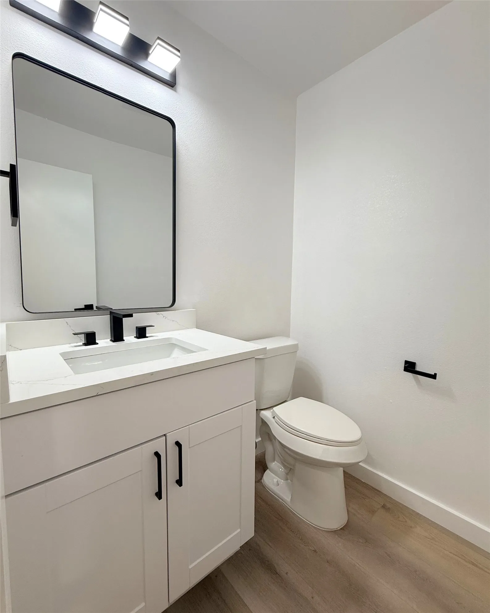 Single Family Residence For Sale in Dallas County , 12911 Mitchwin Road, Farmers Branch, Texas 75234, 3 Bedroom, 3 Bathroom, 2 Garage spaces, 2,276 Sqft, built in 1966, mls#21367565, Real Estate Agent in Farmers Branch, Homes For Sale in Dallas county, Homes For Sale in Farmers Branch, Realtor in Farmers Branch Texas, Real Estate Brokerage Independent Realty Texas, Luminita Cordes Realtor