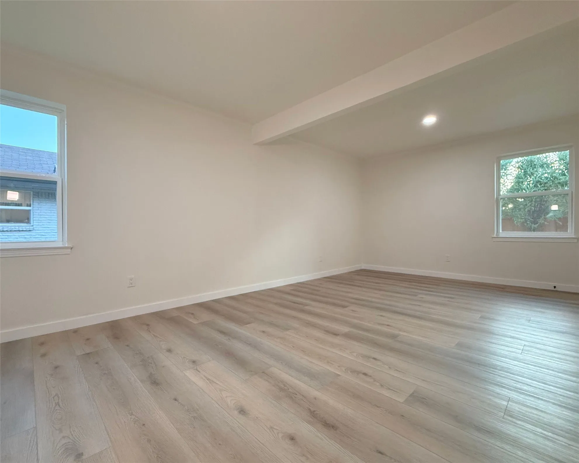 Single Family Residence For Sale in Dallas County , 12911 Mitchwin Road, Farmers Branch, Texas 75234, 3 Bedroom, 3 Bathroom, 2 Garage spaces, 2,276 Sqft, built in 1966, mls#21367565, Real Estate Agent in Farmers Branch, Homes For Sale in Dallas county, Homes For Sale in Farmers Branch, Realtor in Farmers Branch Texas, Real Estate Brokerage Independent Realty Texas, Luminita Cordes Realtor