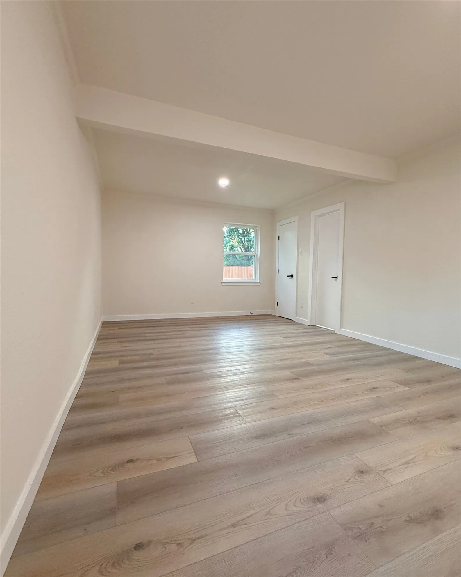 Single Family Residence For Sale in Dallas County , 12911 Mitchwin Road, Farmers Branch, Texas 75234, 3 Bedroom, 3 Bathroom, 2 Garage spaces, 2,276 Sqft, built in 1966, mls#21367565, Real Estate Agent in Farmers Branch, Homes For Sale in Dallas county, Homes For Sale in Farmers Branch, Realtor in Farmers Branch Texas, Real Estate Brokerage Independent Realty Texas, Luminita Cordes Realtor