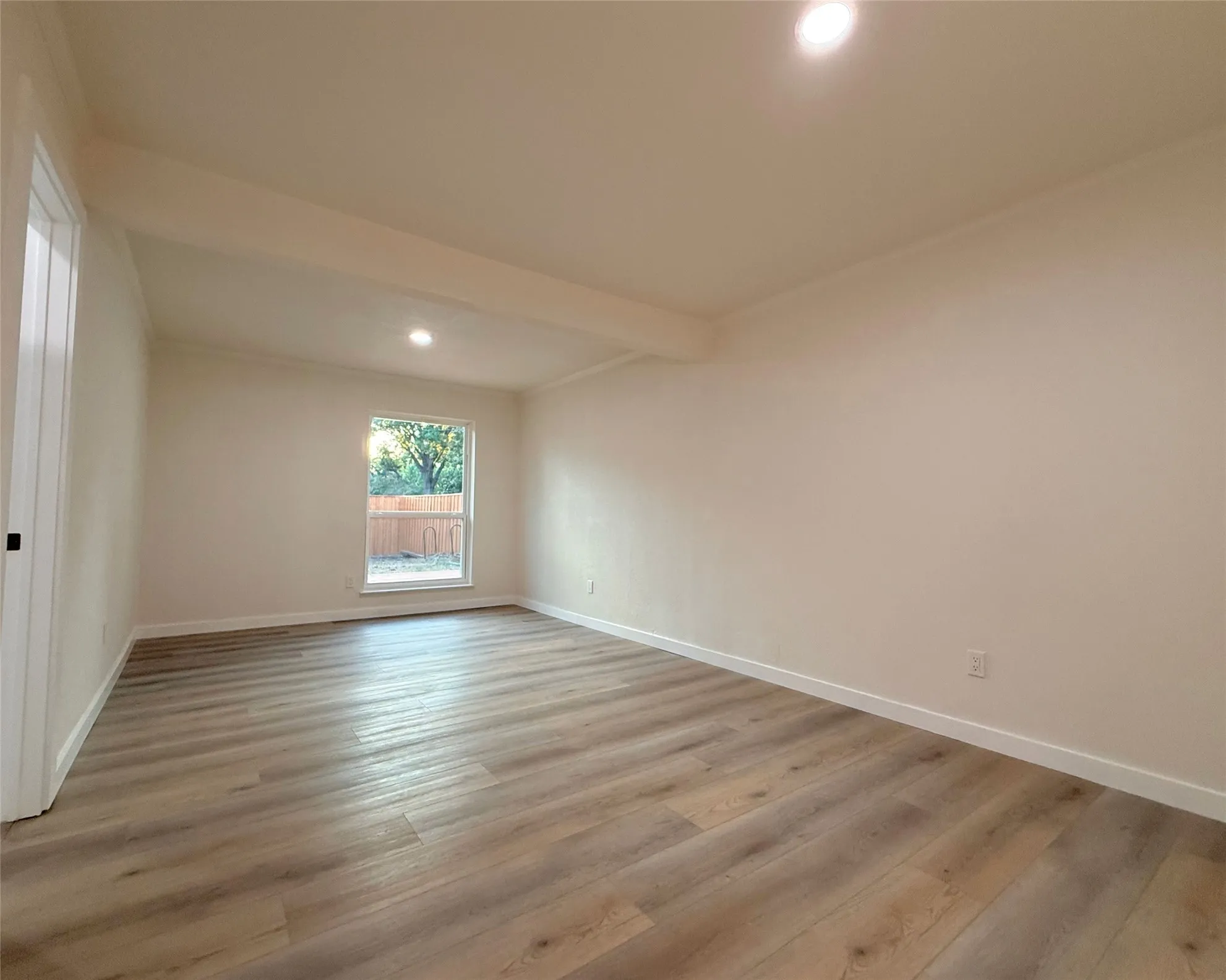 Single Family Residence For Sale in Dallas County , 12911 Mitchwin Road, Farmers Branch, Texas 75234, 3 Bedroom, 3 Bathroom, 2 Garage spaces, 2,276 Sqft, built in 1966, mls#21367565, Real Estate Agent in Farmers Branch, Homes For Sale in Dallas county, Homes For Sale in Farmers Branch, Realtor in Farmers Branch Texas, Real Estate Brokerage Independent Realty Texas, Luminita Cordes Realtor