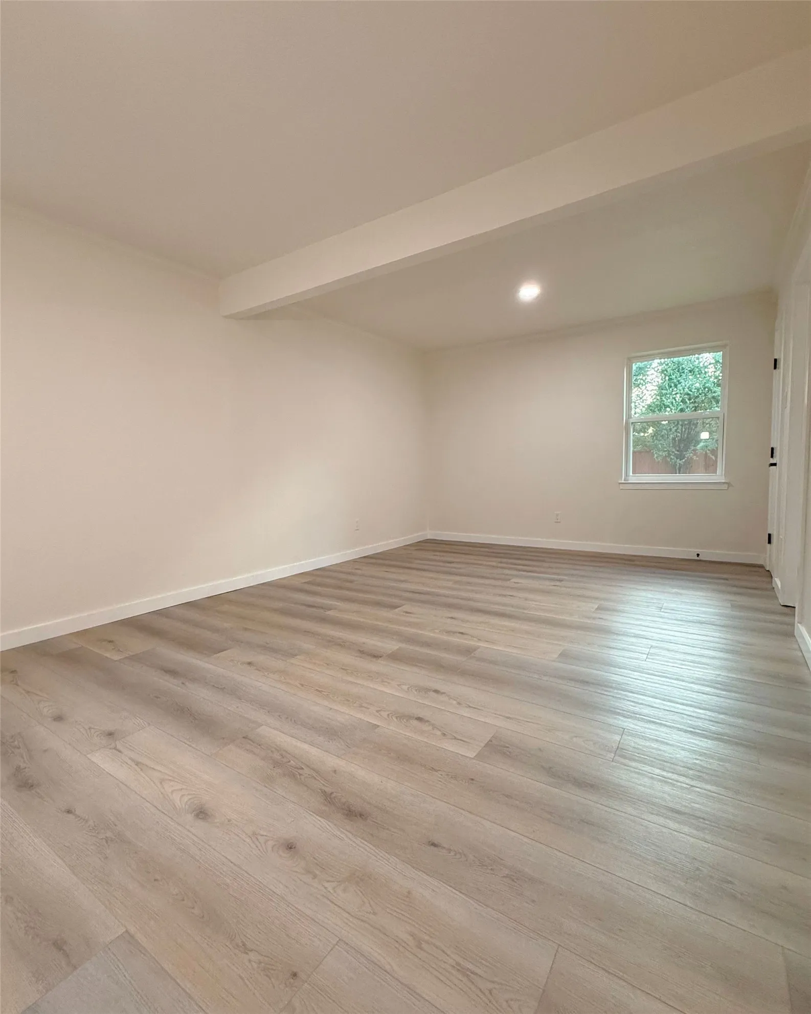 Single Family Residence For Sale in Dallas County , 12911 Mitchwin Road, Farmers Branch, Texas 75234, 3 Bedroom, 3 Bathroom, 2 Garage spaces, 2,276 Sqft, built in 1966, mls#21367565, Real Estate Agent in Farmers Branch, Homes For Sale in Dallas county, Homes For Sale in Farmers Branch, Realtor in Farmers Branch Texas, Real Estate Brokerage Independent Realty Texas, Luminita Cordes Realtor