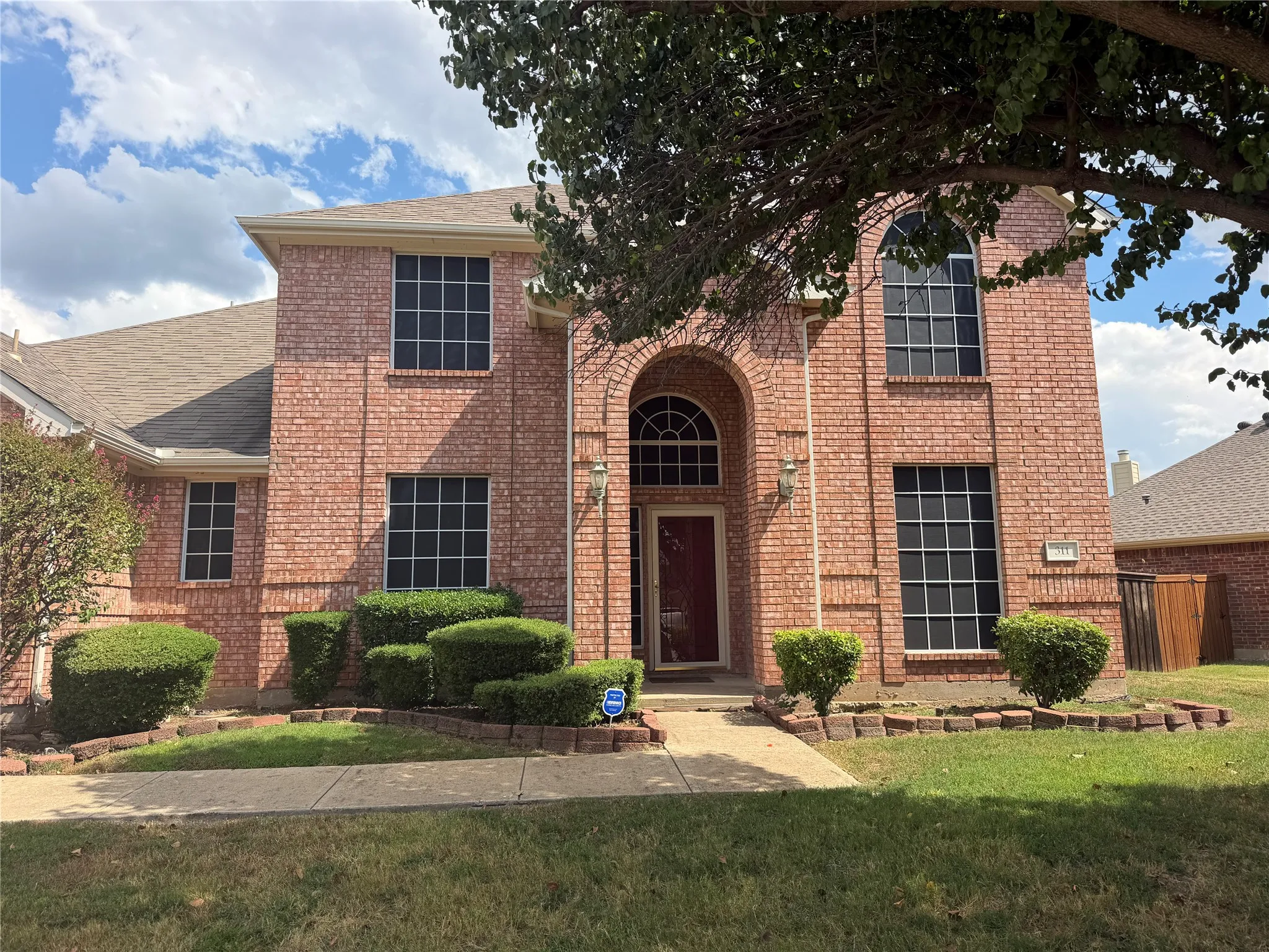 Single Family Residence For Sale in Kaufman County , 311 Holly Leaf Trail, Forney, Texas 75126, 4 Bedroom, 3 Bathroom, 2 Garage spaces, 2,858 Sqft, built in 2002, mls#21367575, Real Estate Agent in Forney, Homes For Sale in Kaufman county, Homes For Sale in Forney, Realtor in Forney Texas, Real Estate Brokerage Independent Realty Texas, Luminita Cordes Realtor