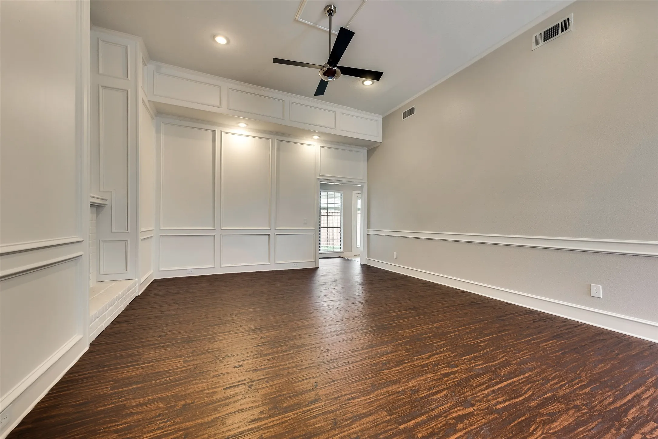 Single Family Residence For Rent in Collin County , 2204 Valcourt Drive, Plano, Texas 75023, 4 Bedroom, 4 Bathroom, 2 Garage spaces, 3,500 Sqft, built in 1983, mls#21343941, Real Estate Agent in Plano, Homes For Rent in Collin county, Homes For Rent in Plano, Realtor in Plano Texas, Real Estate Brokerage Independent Realty Texas, Luminita Cordes Realtor