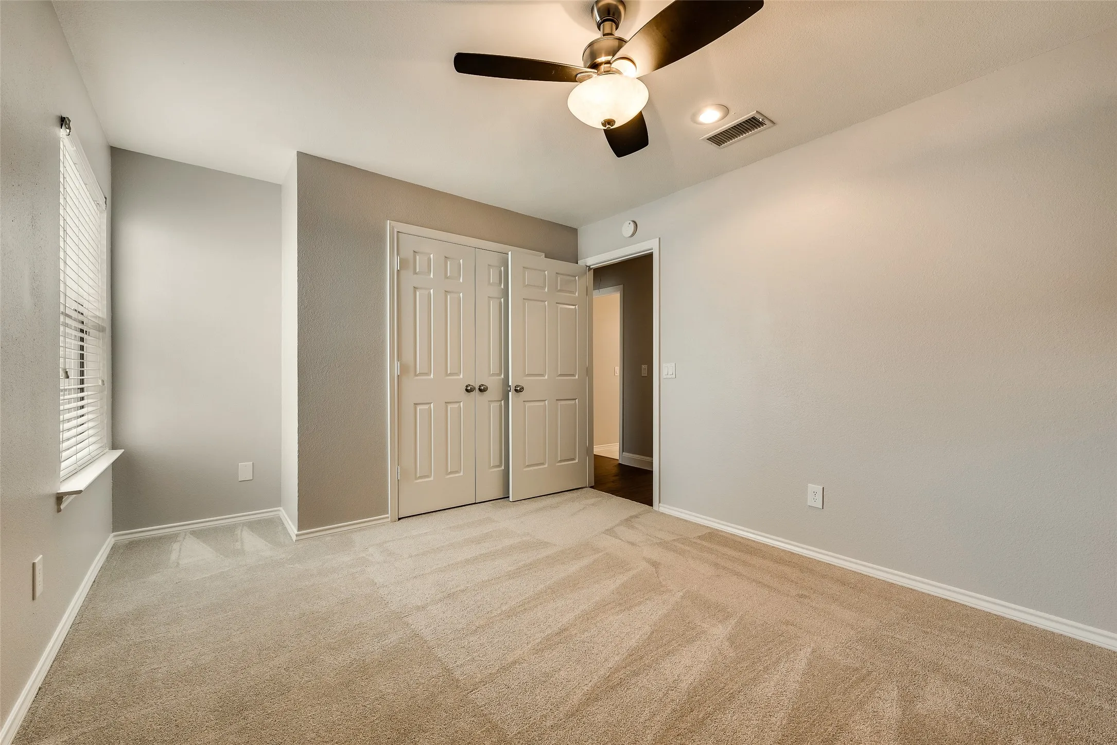 Single Family Residence For Rent in Collin County , 2204 Valcourt Drive, Plano, Texas 75023, 4 Bedroom, 4 Bathroom, 2 Garage spaces, 3,500 Sqft, built in 1983, mls#21343941, Real Estate Agent in Plano, Homes For Rent in Collin county, Homes For Rent in Plano, Realtor in Plano Texas, Real Estate Brokerage Independent Realty Texas, Luminita Cordes Realtor