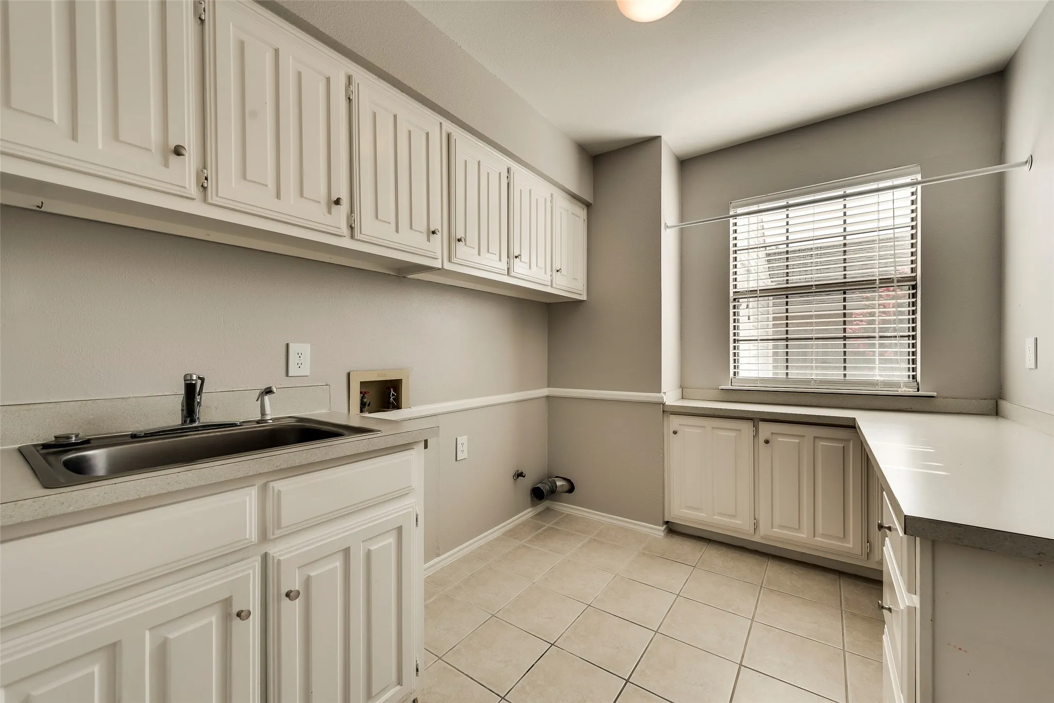 Single Family Residence For Rent in Collin County , 2204 Valcourt Drive, Plano, Texas 75023, 4 Bedroom, 4 Bathroom, 2 Garage spaces, 3,500 Sqft, built in 1983, mls#21343941, Real Estate Agent in Plano, Homes For Rent in Collin county, Homes For Rent in Plano, Realtor in Plano Texas, Real Estate Brokerage Independent Realty Texas, Luminita Cordes Realtor