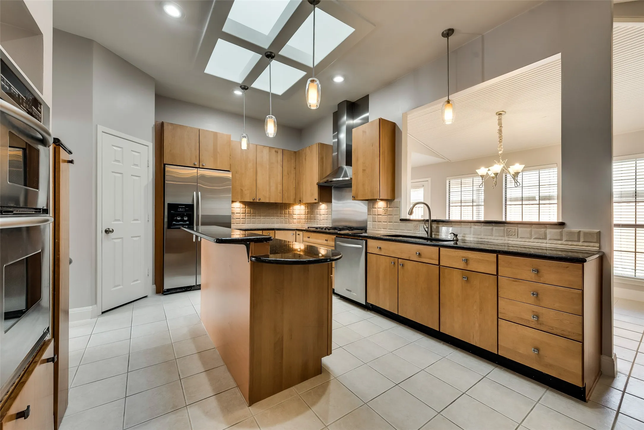Single Family Residence For Rent in Collin County , 2204 Valcourt Drive, Plano, Texas 75023, 4 Bedroom, 4 Bathroom, 2 Garage spaces, 3,500 Sqft, built in 1983, mls#21343941, Real Estate Agent in Plano, Homes For Rent in Collin county, Homes For Rent in Plano, Realtor in Plano Texas, Real Estate Brokerage Independent Realty Texas, Luminita Cordes Realtor