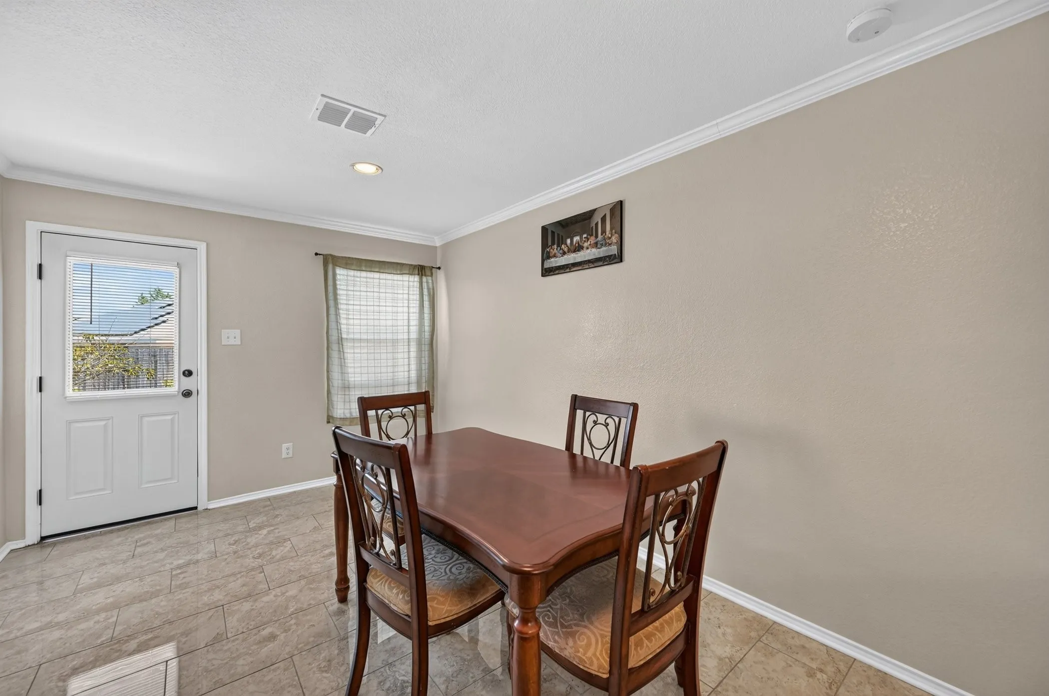 Single Family Residence For Sale in Tarrant County , 1509 Castle Ridge Road, Fort Worth, Texas 76140, 2 Bedroom, 1 Bathroom, 2 Garage spaces, 1,030 Sqft, built in 2005, mls#21367551, Real Estate Agent in Fort Worth, Homes For Sale in Tarrant county, Homes For Sale in Fort Worth, Realtor in Fort Worth Texas, Real Estate Brokerage Independent Realty Texas, Luminita Cordes Realtor