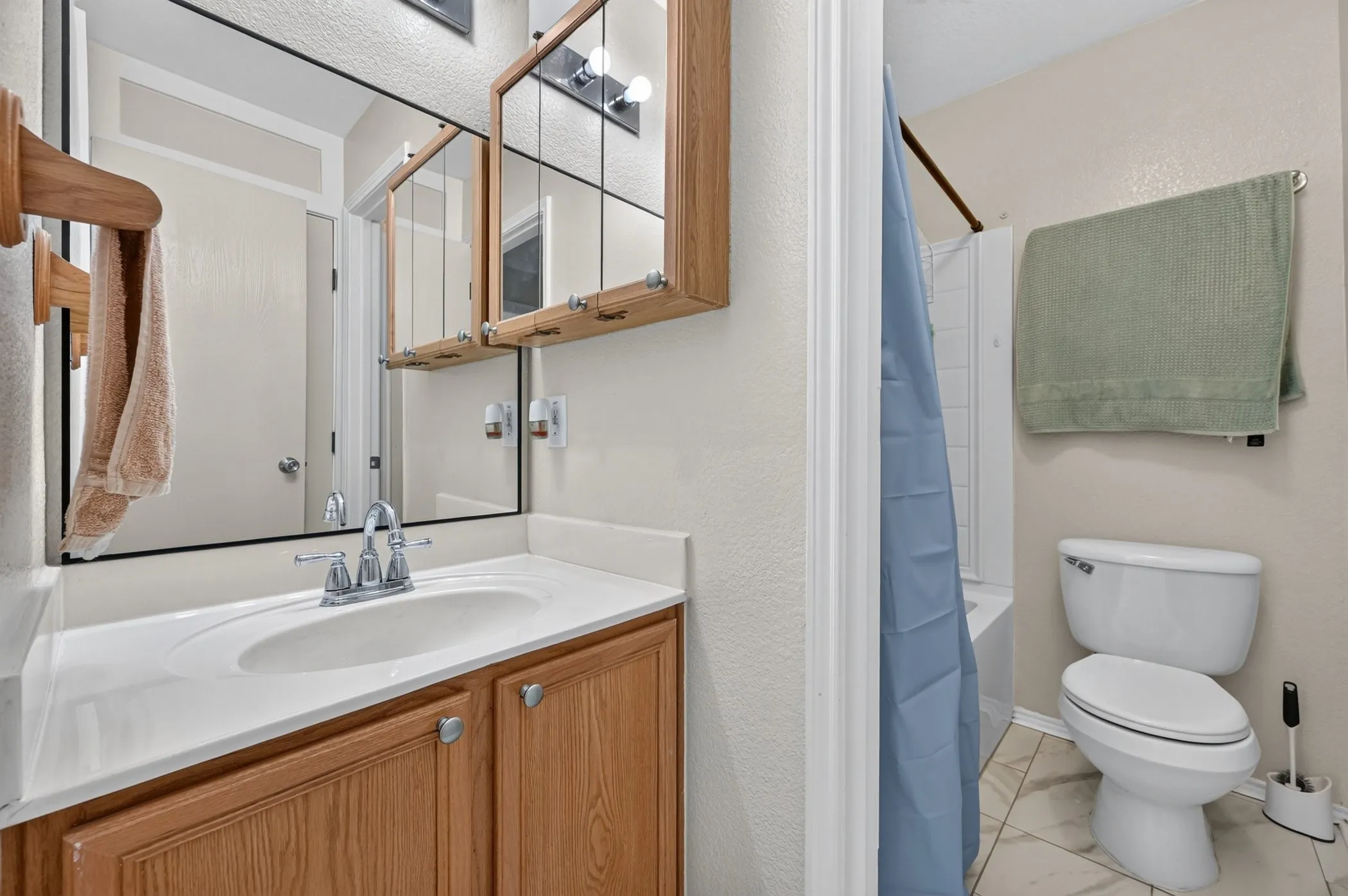 Single Family Residence For Sale in Tarrant County , 1509 Castle Ridge Road, Fort Worth, Texas 76140, 2 Bedroom, 1 Bathroom, 2 Garage spaces, 1,030 Sqft, built in 2005, mls#21367551, Real Estate Agent in Fort Worth, Homes For Sale in Tarrant county, Homes For Sale in Fort Worth, Realtor in Fort Worth Texas, Real Estate Brokerage Independent Realty Texas, Luminita Cordes Realtor