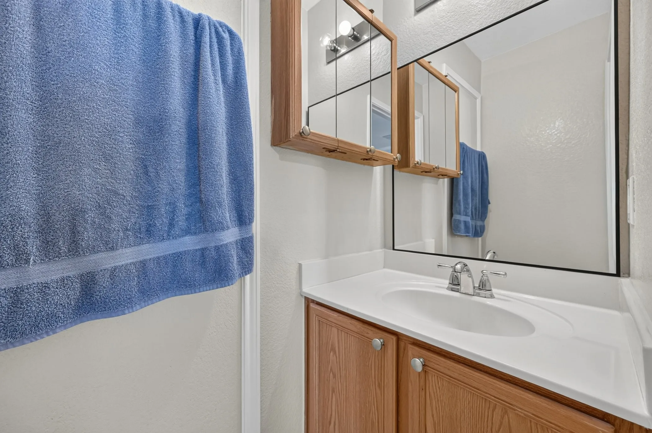 Single Family Residence For Sale in Tarrant County , 1509 Castle Ridge Road, Fort Worth, Texas 76140, 2 Bedroom, 1 Bathroom, 2 Garage spaces, 1,030 Sqft, built in 2005, mls#21367551, Real Estate Agent in Fort Worth, Homes For Sale in Tarrant county, Homes For Sale in Fort Worth, Realtor in Fort Worth Texas, Real Estate Brokerage Independent Realty Texas, Luminita Cordes Realtor