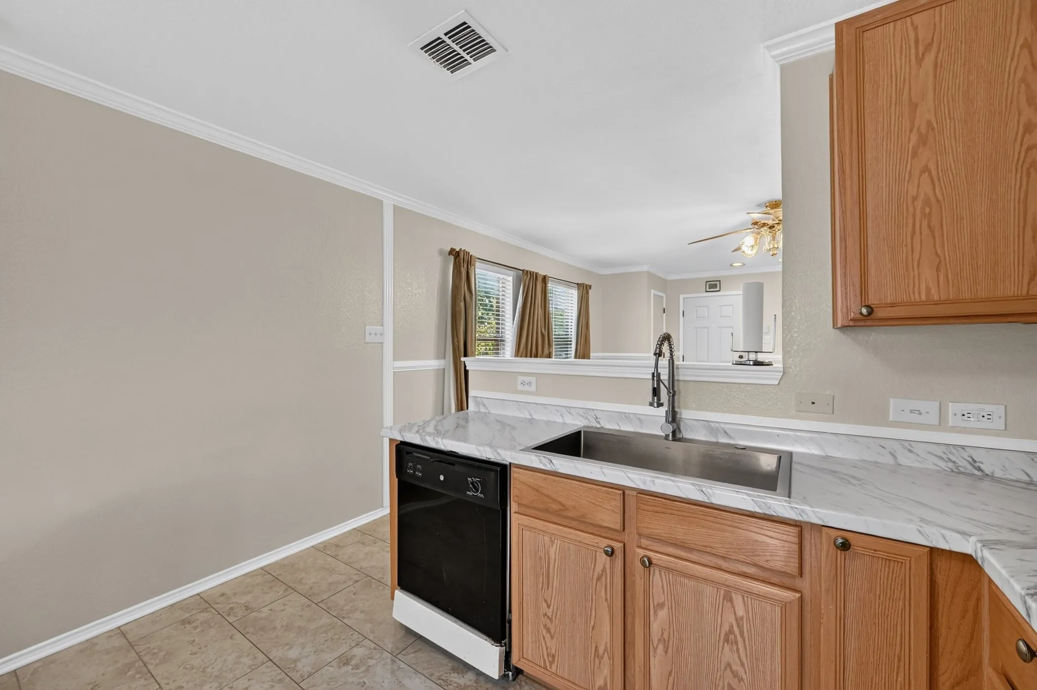 Single Family Residence For Sale in Tarrant County , 1509 Castle Ridge Road, Fort Worth, Texas 76140, 2 Bedroom, 1 Bathroom, 2 Garage spaces, 1,030 Sqft, built in 2005, mls#21367551, Real Estate Agent in Fort Worth, Homes For Sale in Tarrant county, Homes For Sale in Fort Worth, Realtor in Fort Worth Texas, Real Estate Brokerage Independent Realty Texas, Luminita Cordes Realtor