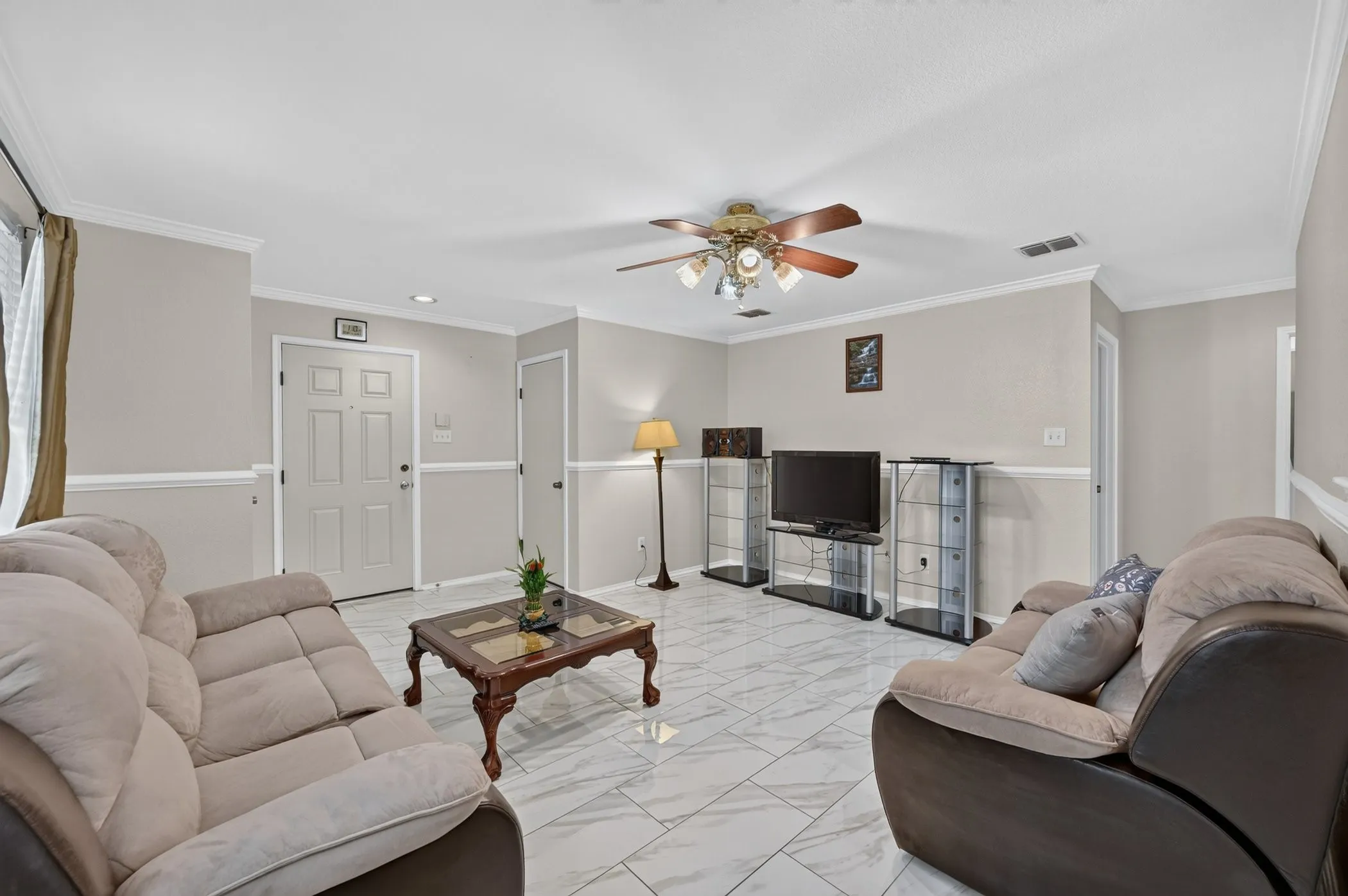 Single Family Residence For Sale in Tarrant County , 1509 Castle Ridge Road, Fort Worth, Texas 76140, 2 Bedroom, 1 Bathroom, 2 Garage spaces, 1,030 Sqft, built in 2005, mls#21367551, Real Estate Agent in Fort Worth, Homes For Sale in Tarrant county, Homes For Sale in Fort Worth, Realtor in Fort Worth Texas, Real Estate Brokerage Independent Realty Texas, Luminita Cordes Realtor