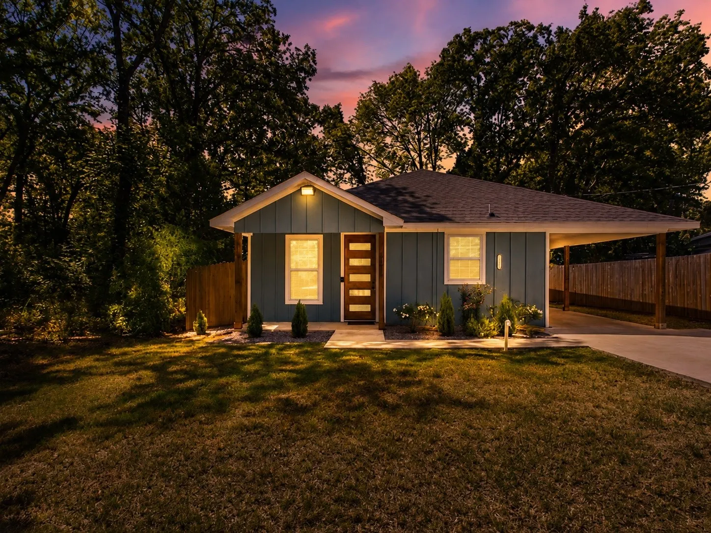 Single Family Residence For Sale in Henderson County , 14089 E Travis Lane, Log Cabin, Texas 75148, 3 Bedroom, 2 Bathroom, Garage spaces, 1,449 Sqft, built in 2023, mls#21367430, Real Estate Agent in Log Cabin, Homes For Sale in Henderson county, Homes For Sale in Log Cabin, Realtor in Log Cabin Texas, Real Estate Brokerage Independent Realty Texas, Luminita Cordes Realtor