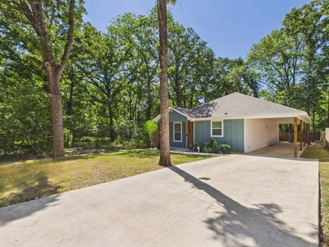Single Family Residence For Sale in Henderson County , 14089 E Travis Lane, Log Cabin, Texas 75148, 3 Bedroom, 2 Bathroom, Garage spaces, 1,449 Sqft, built in 2023, mls#21367430, Real Estate Agent in Log Cabin, Homes For Sale in Henderson county, Homes For Sale in Log Cabin, Realtor in Log Cabin Texas, Real Estate Brokerage Independent Realty Texas, Luminita Cordes Realtor
