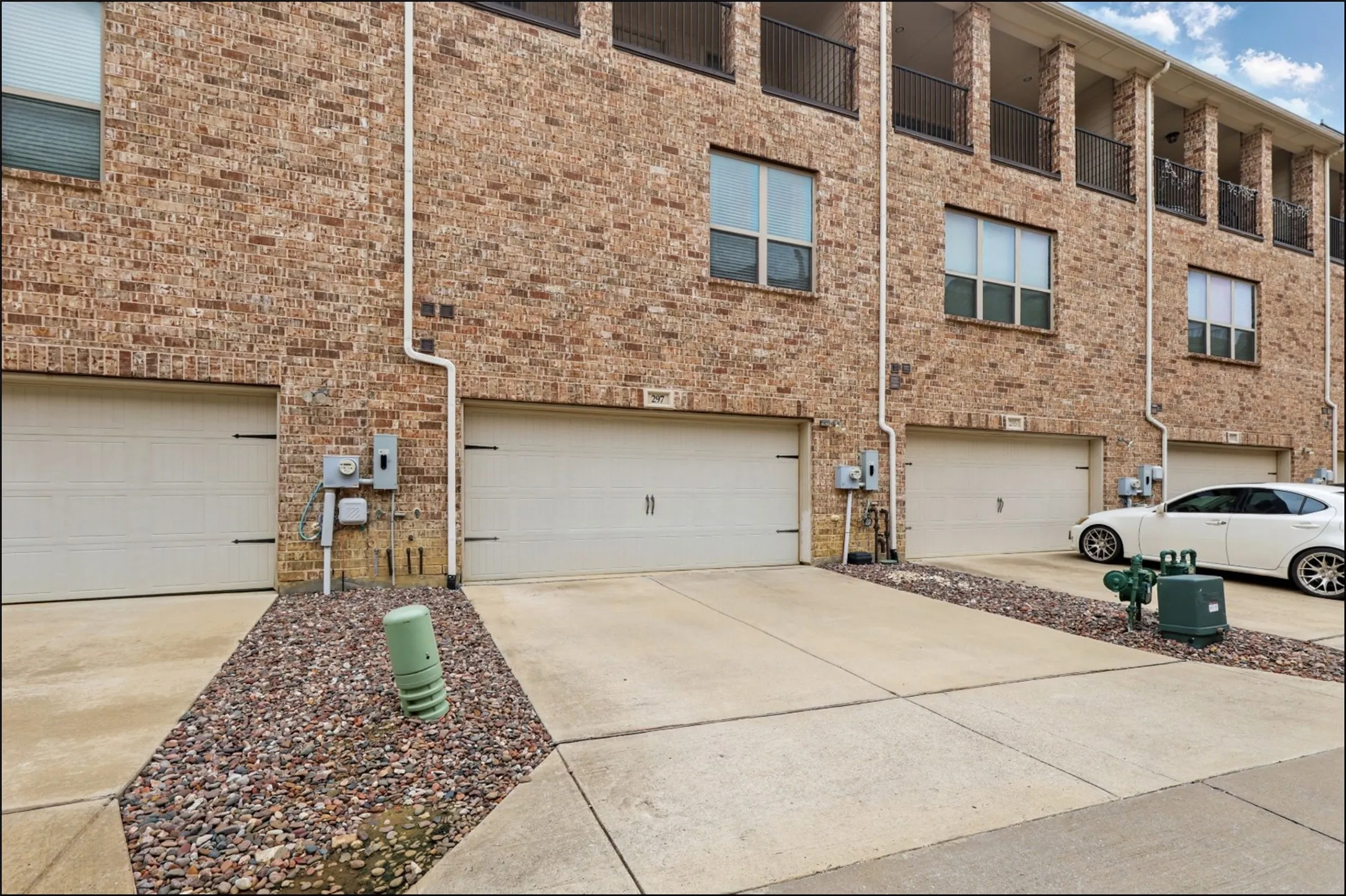 Townhouse For Sale in Denton County , 297 Scotia Street, Lewisville, Texas 75056, 4 Bedroom, 4 Bathroom, 2 Garage spaces, 2,244 Sqft, built in 2017, mls#21367566, Real Estate Agent in Lewisville, Homes For Sale in Denton county, Homes For Sale in Lewisville, Realtor in Lewisville Texas, Real Estate Brokerage Independent Realty Texas, Luminita Cordes Realtor