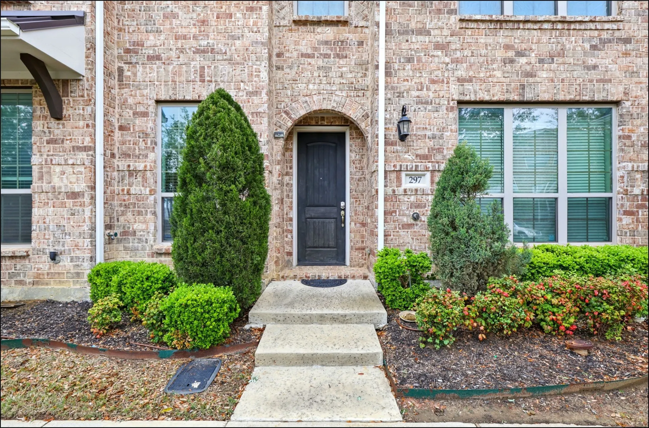 Townhouse For Sale in Denton County , 297 Scotia Street, Lewisville, Texas 75056, 4 Bedroom, 4 Bathroom, 2 Garage spaces, 2,244 Sqft, built in 2017, mls#21367566, Real Estate Agent in Lewisville, Homes For Sale in Denton county, Homes For Sale in Lewisville, Realtor in Lewisville Texas, Real Estate Brokerage Independent Realty Texas, Luminita Cordes Realtor