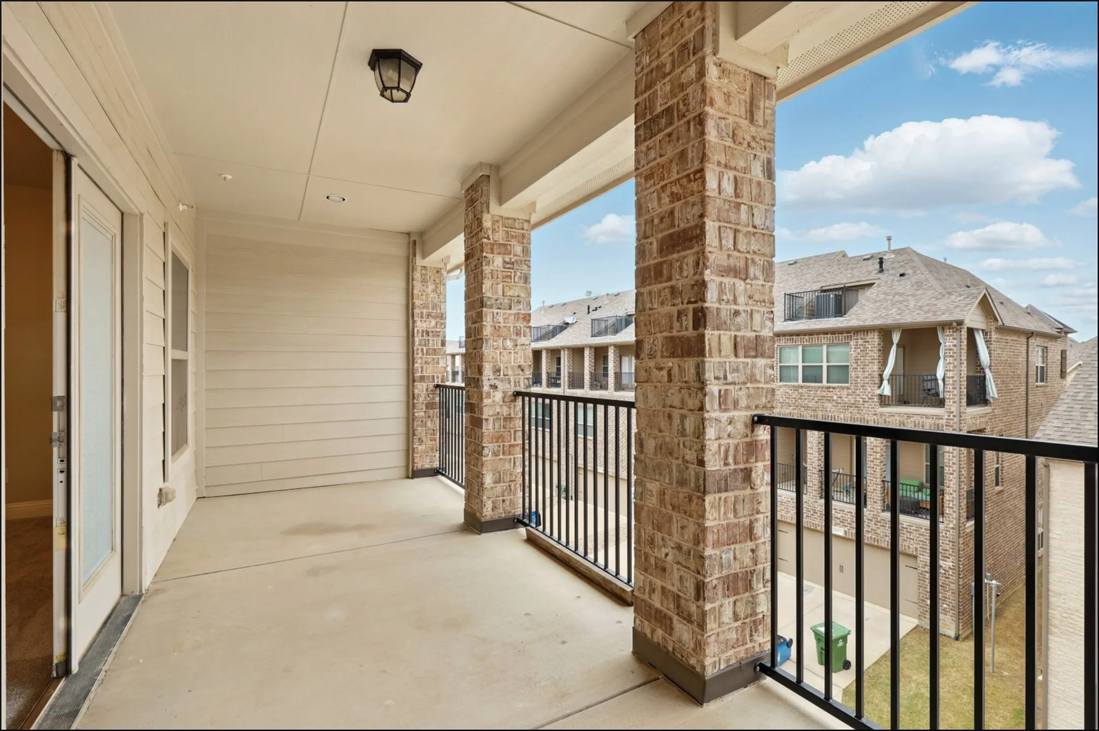 Townhouse For Sale in Denton County , 297 Scotia Street, Lewisville, Texas 75056, 4 Bedroom, 4 Bathroom, 2 Garage spaces, 2,244 Sqft, built in 2017, mls#21367566, Real Estate Agent in Lewisville, Homes For Sale in Denton county, Homes For Sale in Lewisville, Realtor in Lewisville Texas, Real Estate Brokerage Independent Realty Texas, Luminita Cordes Realtor
