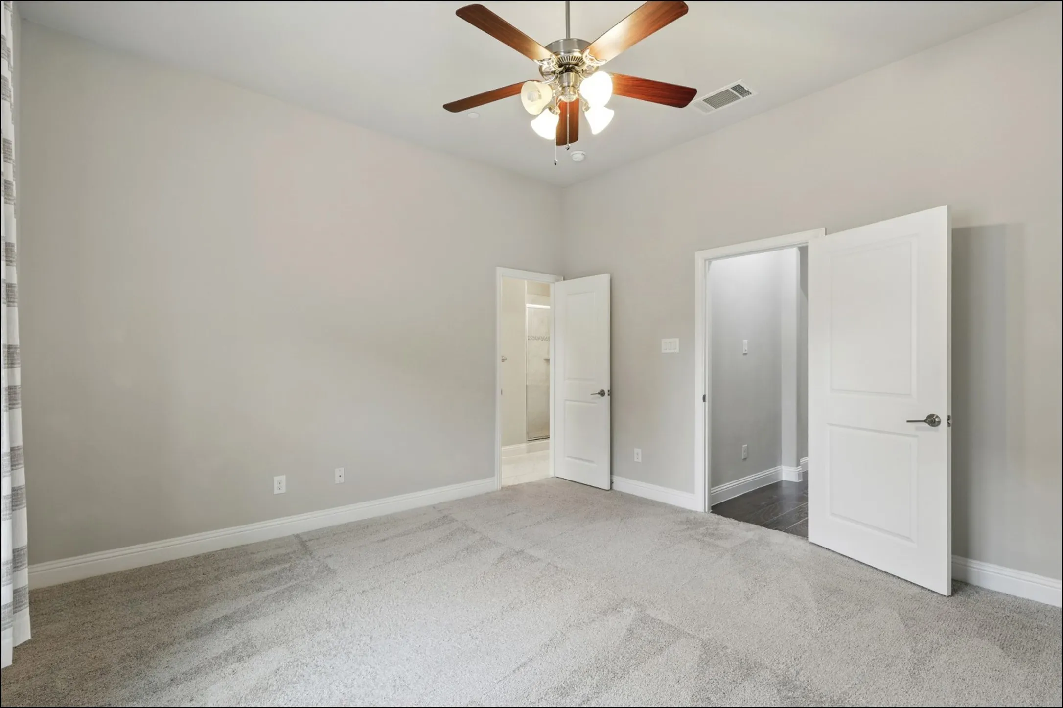 Townhouse For Sale in Denton County , 297 Scotia Street, Lewisville, Texas 75056, 4 Bedroom, 4 Bathroom, 2 Garage spaces, 2,244 Sqft, built in 2017, mls#21367566, Real Estate Agent in Lewisville, Homes For Sale in Denton county, Homes For Sale in Lewisville, Realtor in Lewisville Texas, Real Estate Brokerage Independent Realty Texas, Luminita Cordes Realtor