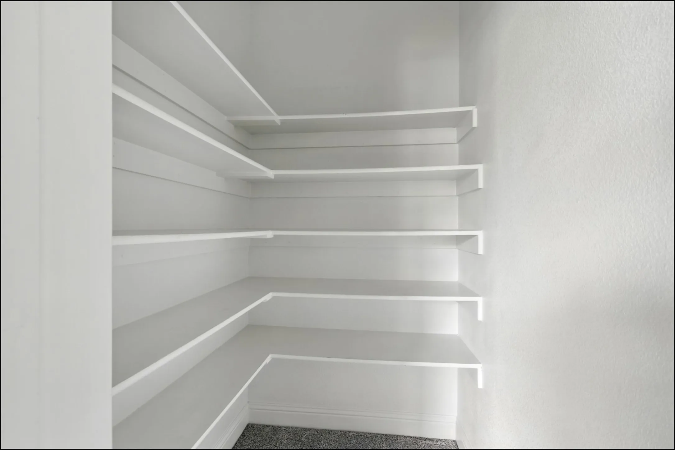 Townhouse For Sale in Denton County , 297 Scotia Street, Lewisville, Texas 75056, 4 Bedroom, 4 Bathroom, 2 Garage spaces, 2,244 Sqft, built in 2017, mls#21367566, Real Estate Agent in Lewisville, Homes For Sale in Denton county, Homes For Sale in Lewisville, Realtor in Lewisville Texas, Real Estate Brokerage Independent Realty Texas, Luminita Cordes Realtor