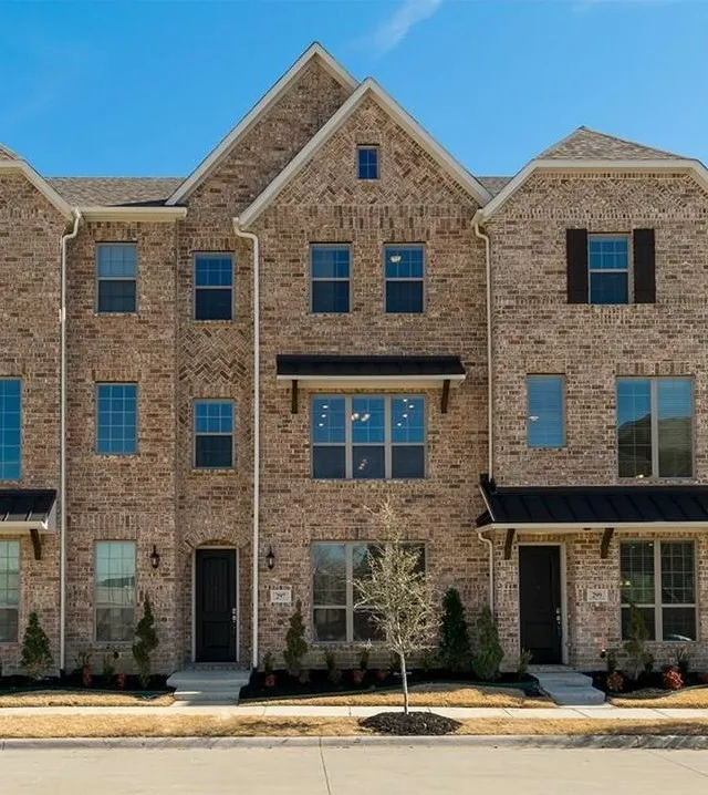 Townhouse For Sale in Denton County , 297 Scotia Street, Lewisville, Texas 75056, 4 Bedroom, 4 Bathroom, 2 Garage spaces, 2,244 Sqft, built in 2017, mls#21367566, Real Estate Agent in Lewisville, Homes For Sale in Denton county, Homes For Sale in Lewisville, Realtor in Lewisville Texas, Real Estate Brokerage Independent Realty Texas, Luminita Cordes Realtor