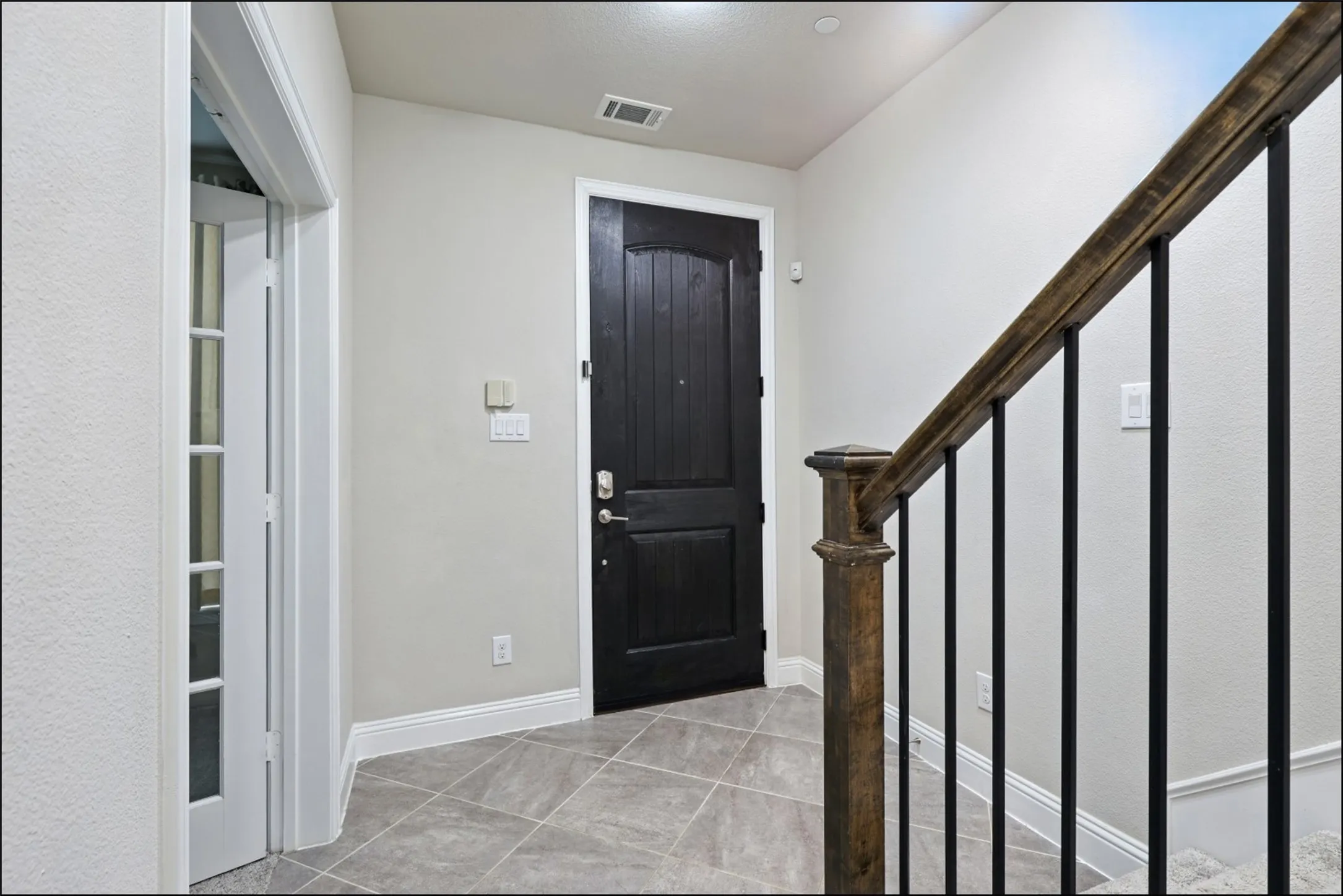 Townhouse For Sale in Denton County , 297 Scotia Street, Lewisville, Texas 75056, 4 Bedroom, 4 Bathroom, 2 Garage spaces, 2,244 Sqft, built in 2017, mls#21367566, Real Estate Agent in Lewisville, Homes For Sale in Denton county, Homes For Sale in Lewisville, Realtor in Lewisville Texas, Real Estate Brokerage Independent Realty Texas, Luminita Cordes Realtor