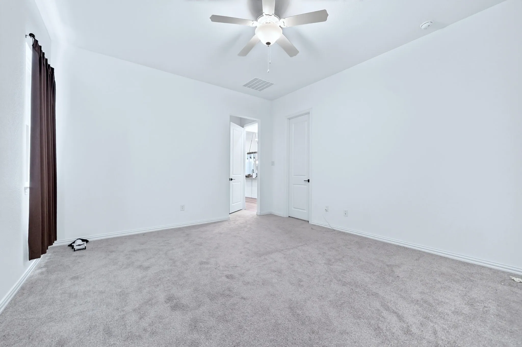 Single Family Residence For Sale in Collin County , 836 Utica Drive, Mc Kinney, Texas 75069, 3 Bedroom, 4 Bathroom, 2 Garage spaces, 2,394 Sqft, built in 2021, mls#21367414, Real Estate Agent in Mc Kinney, Homes For Sale in Collin county, Homes For Sale in Mc Kinney, Realtor in Mc Kinney Texas, Real Estate Brokerage Independent Realty Texas, Luminita Cordes Realtor