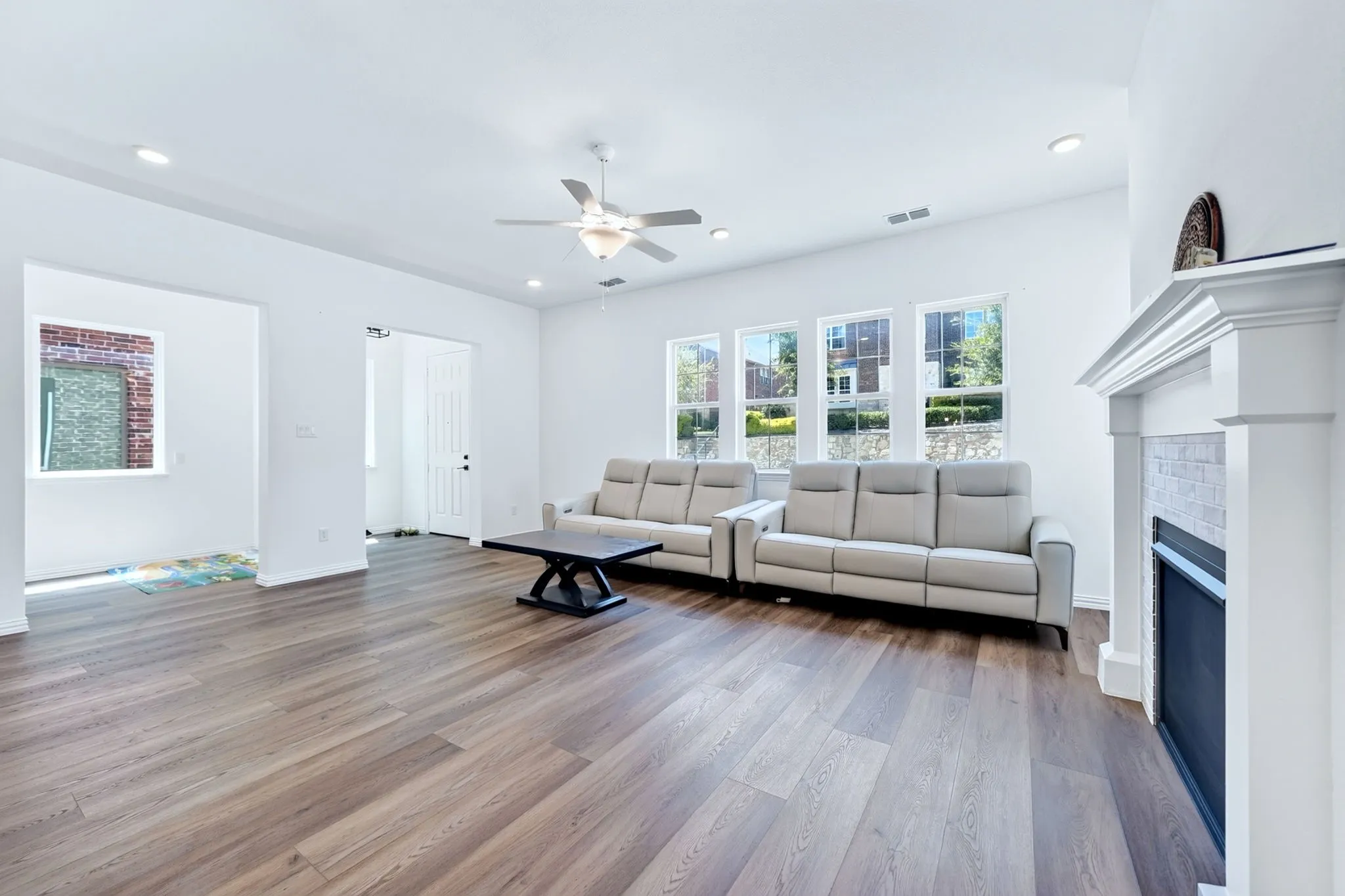 Single Family Residence For Sale in Collin County , 836 Utica Drive, Mc Kinney, Texas 75069, 3 Bedroom, 4 Bathroom, 2 Garage spaces, 2,394 Sqft, built in 2021, mls#21367414, Real Estate Agent in Mc Kinney, Homes For Sale in Collin county, Homes For Sale in Mc Kinney, Realtor in Mc Kinney Texas, Real Estate Brokerage Independent Realty Texas, Luminita Cordes Realtor