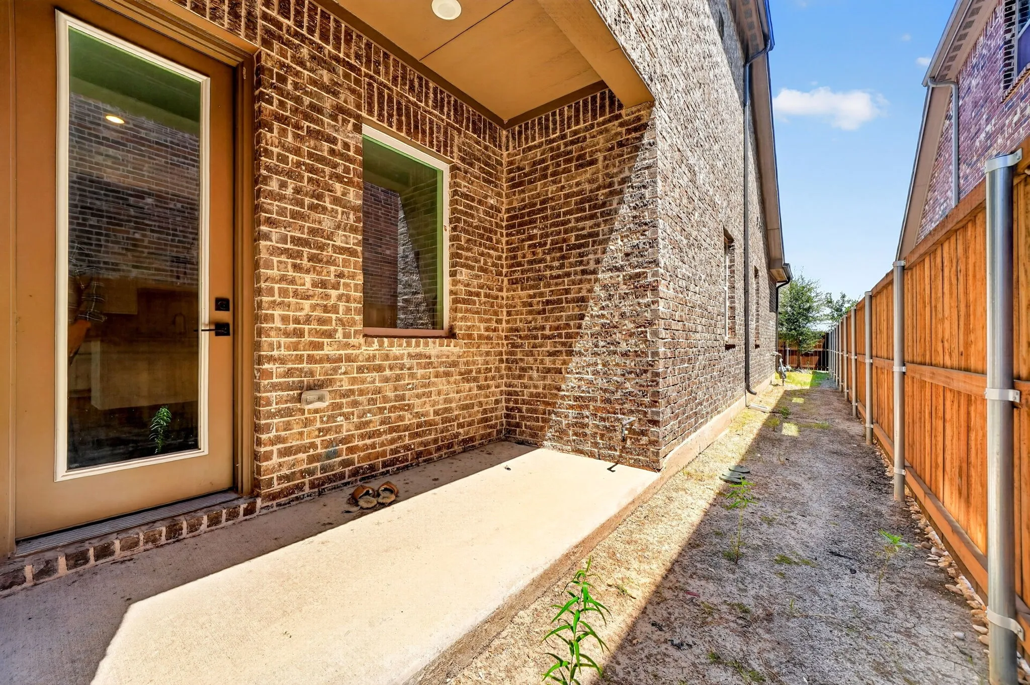 Single Family Residence For Sale in Collin County , 836 Utica Drive, Mc Kinney, Texas 75069, 3 Bedroom, 4 Bathroom, 2 Garage spaces, 2,394 Sqft, built in 2021, mls#21367414, Real Estate Agent in Mc Kinney, Homes For Sale in Collin county, Homes For Sale in Mc Kinney, Realtor in Mc Kinney Texas, Real Estate Brokerage Independent Realty Texas, Luminita Cordes Realtor